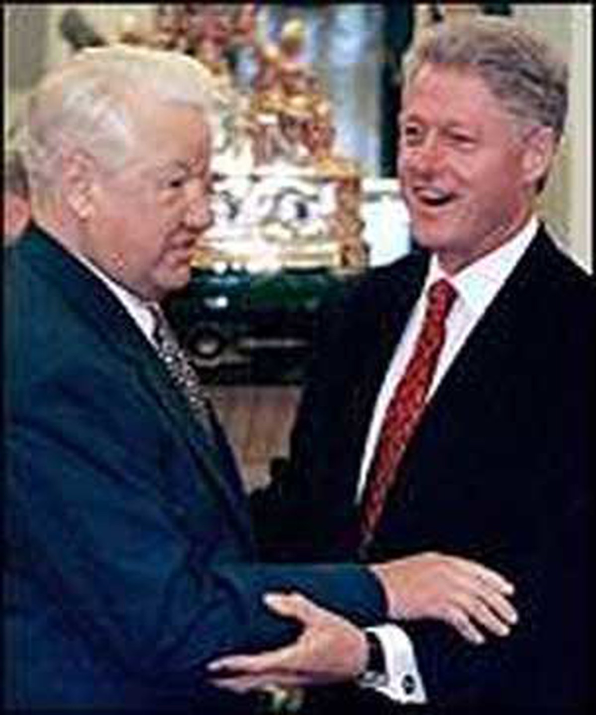 Ayollar qamoqxonasidagi dushdagi yashirin kamera