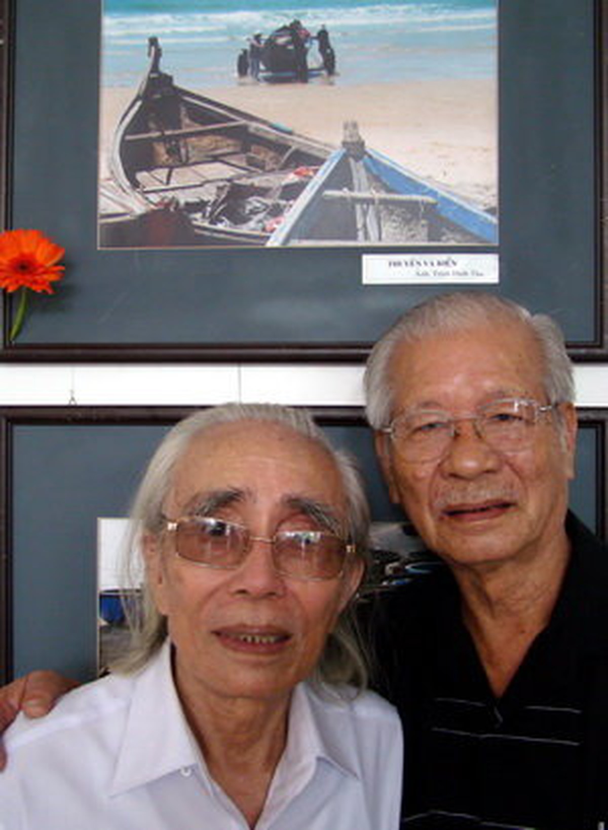 Hai triển lãm mừng Ngày quốc tế người cao tuổi