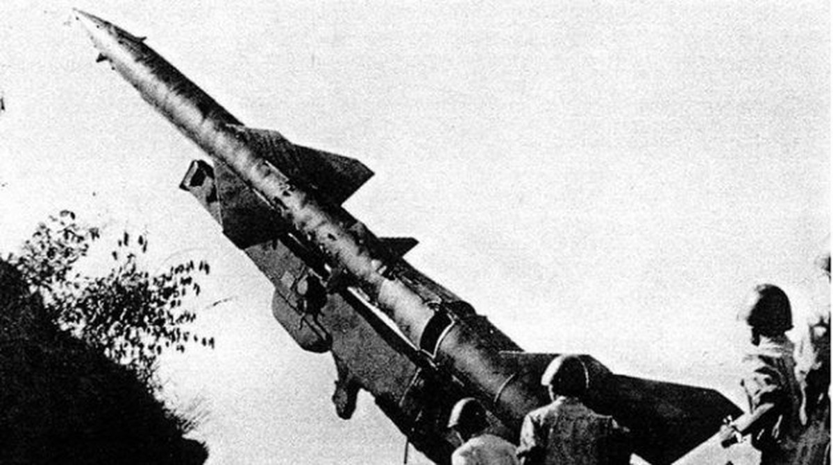 Khi SAM-2 lên tiếng