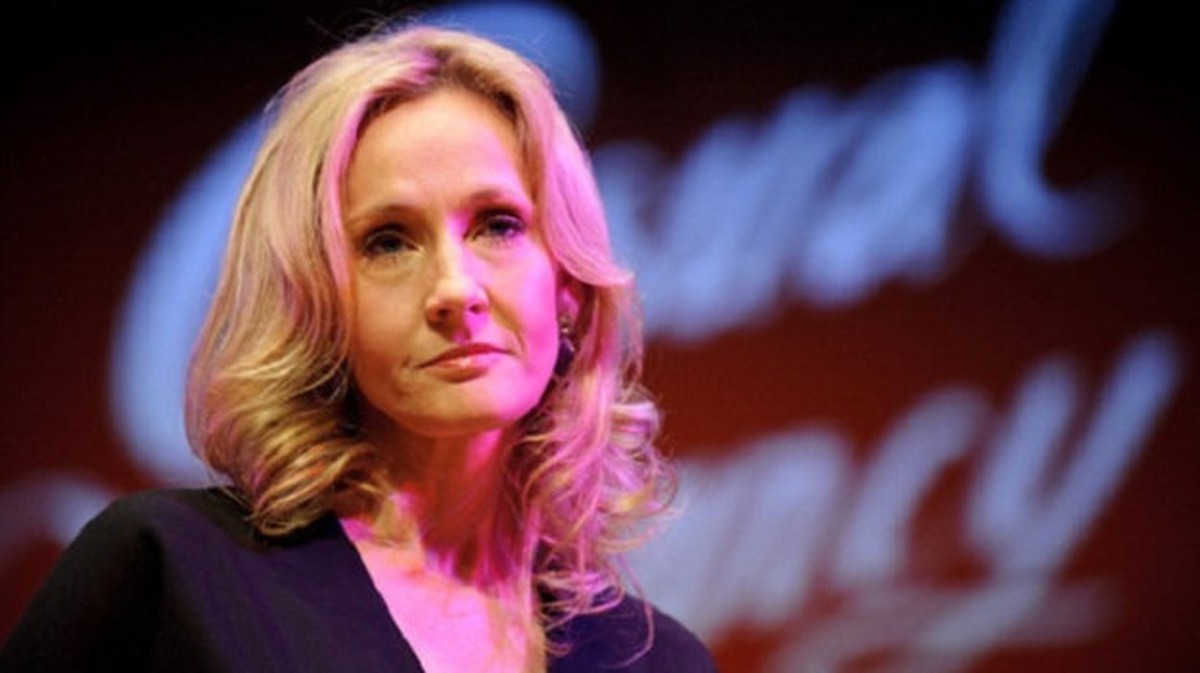 Tác giả Harry Potter bước qua danh vọng quá khứ