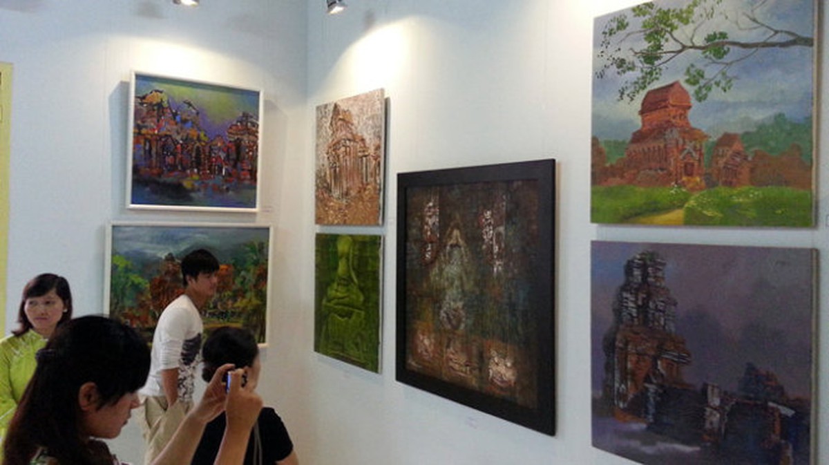 Nhiều góc vẽ khác nhau về Mỹ Sơn