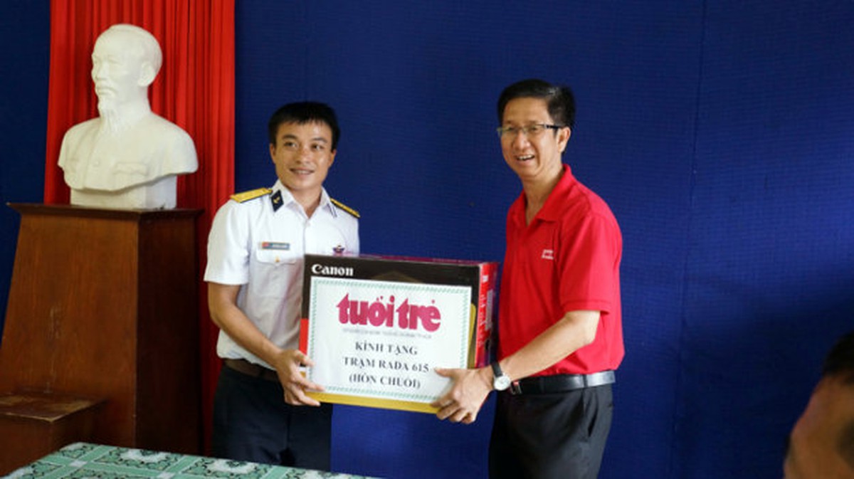 Báo Tuổi Trẻ thăm Bộ tư lệnh Vùng 5 hải quân