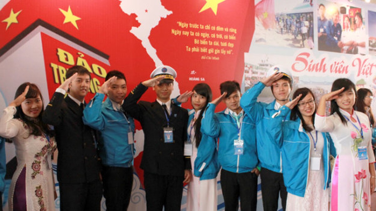 Đại biểu sinh viên hướng lòng về biển đảo Tổ quốc