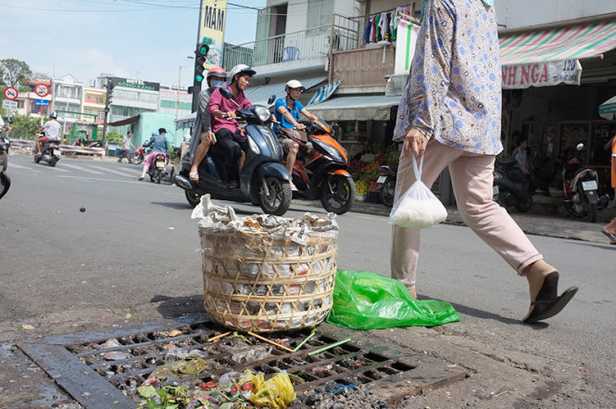 Phạt dân giàu xả rác không tác dụng, dân nghèo không có tiền? - Tuổi ...