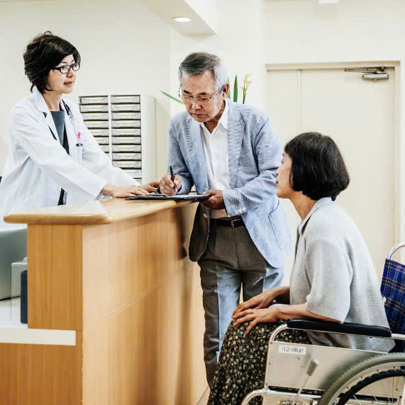 Những trường hợp nào sẽ được khám chữa bệnh bảo hiểm y tế vượt tuyến? episode artwork