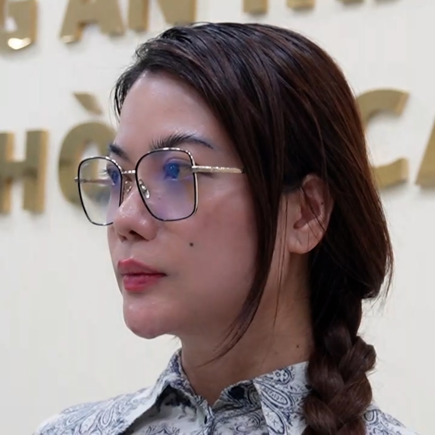 Công an TP.HCM đọc lệnh bắt diễn viên Trương Ngọc Ánh Công an TP.HCM đọc lệnh bắt diễn viên Trương Ngọc Ánh