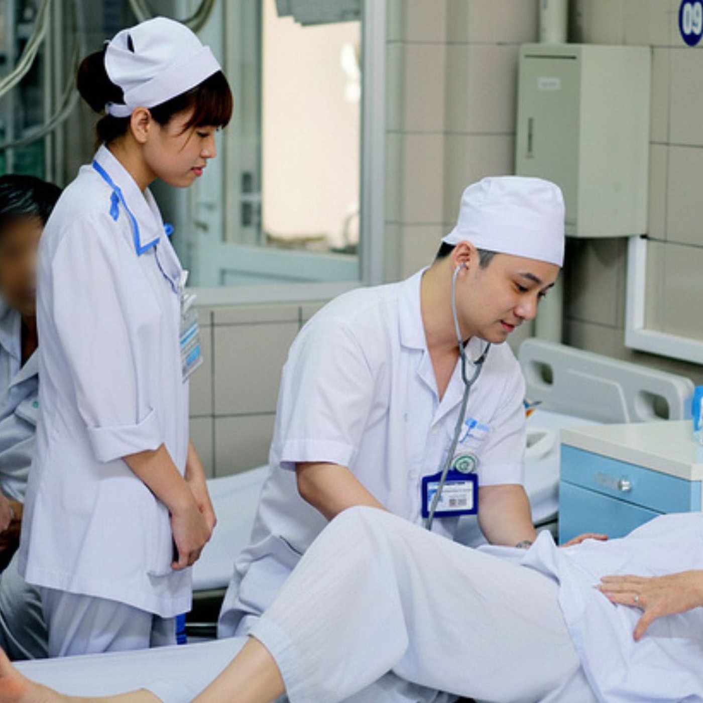 Đề xuất tăng phụ cấp trực và hỗ trợ cho nhân viên y tế công lập