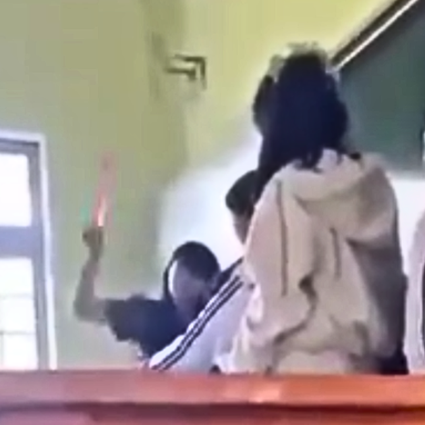 Chi tiết vụ cô giáo ở Gia Lai mất việc vì dùng thước kẻ nhựa đánh tay học sinh