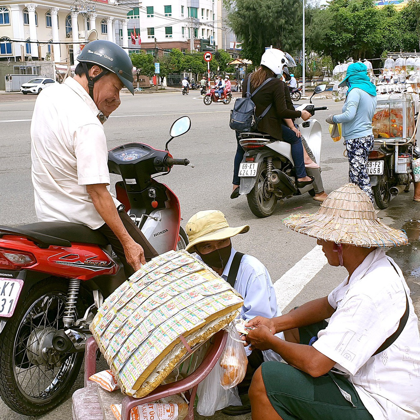 Ngưỡng chịu thuế: Bao nhiêu thì vừa?