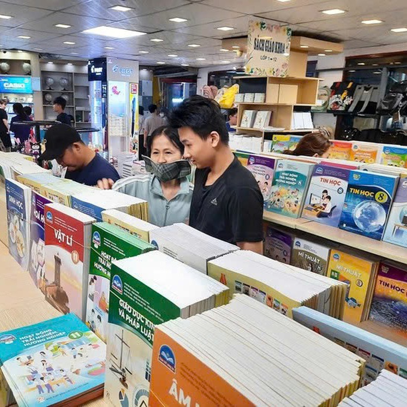 Phương án nào tối ưu để có được bộ sách giáo khoa thống nhất?