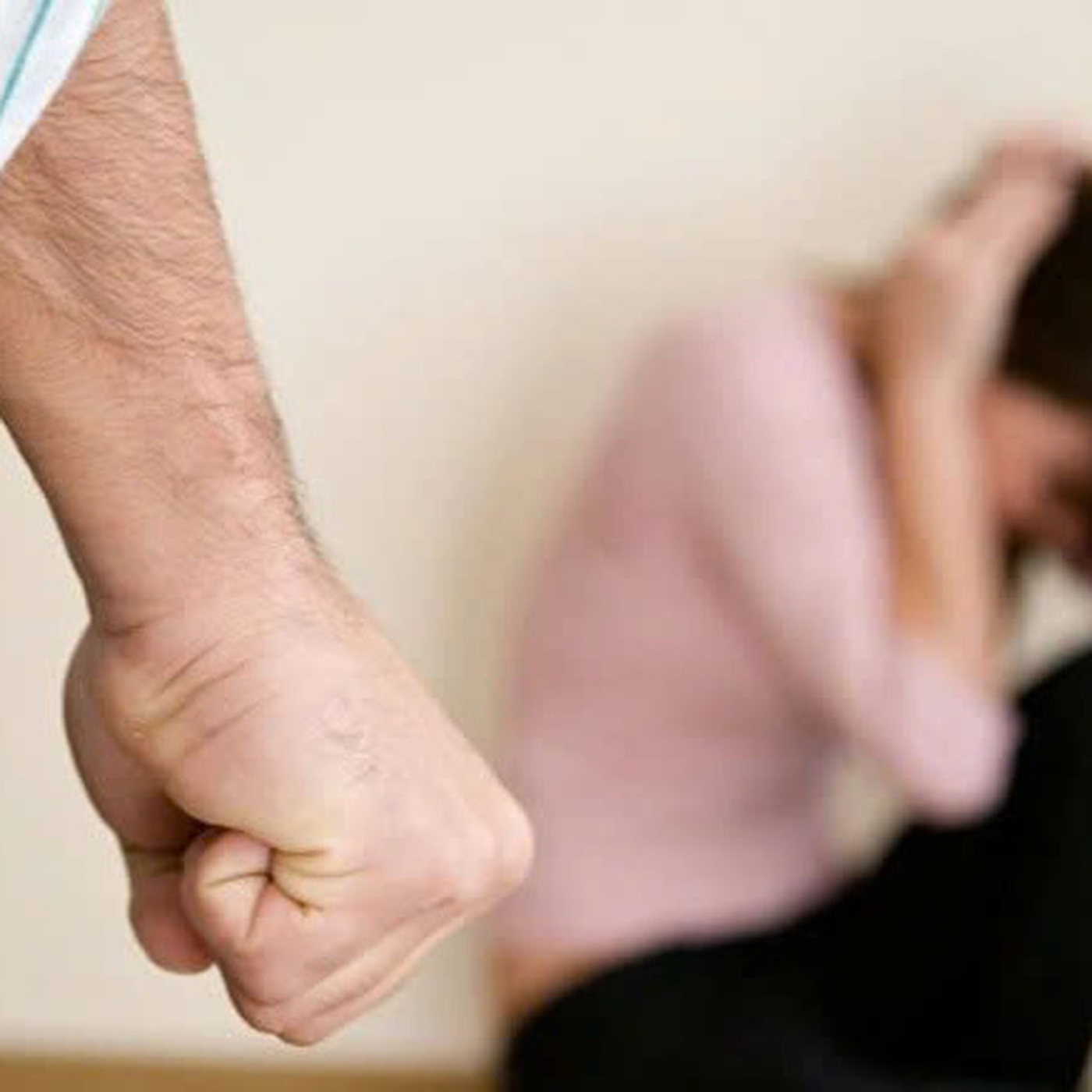 Nghị định 282 với chế tài mới về bạo lực gia đình có hiệu lực từ 15-12 và lời khuyên từ luật sư