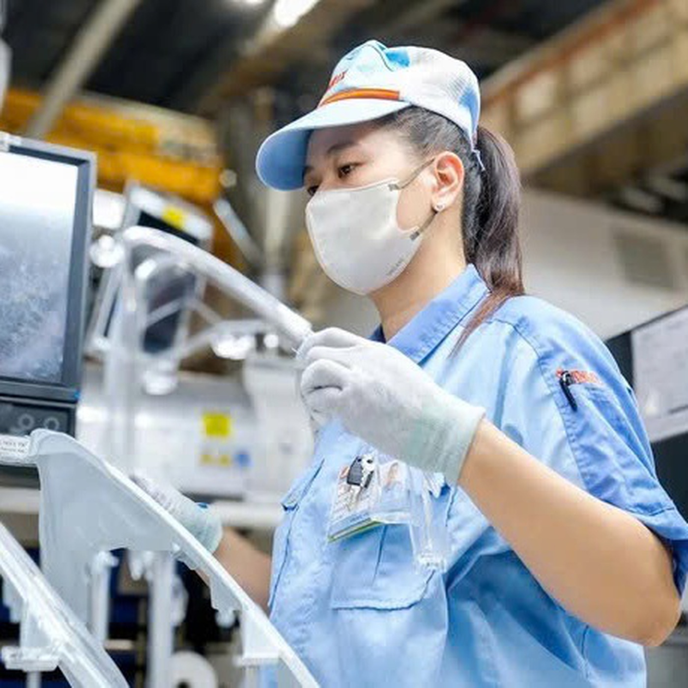 Nhiều doanh nghiệp công bố mức thưởng Tết cao, người lao động phấn khởi