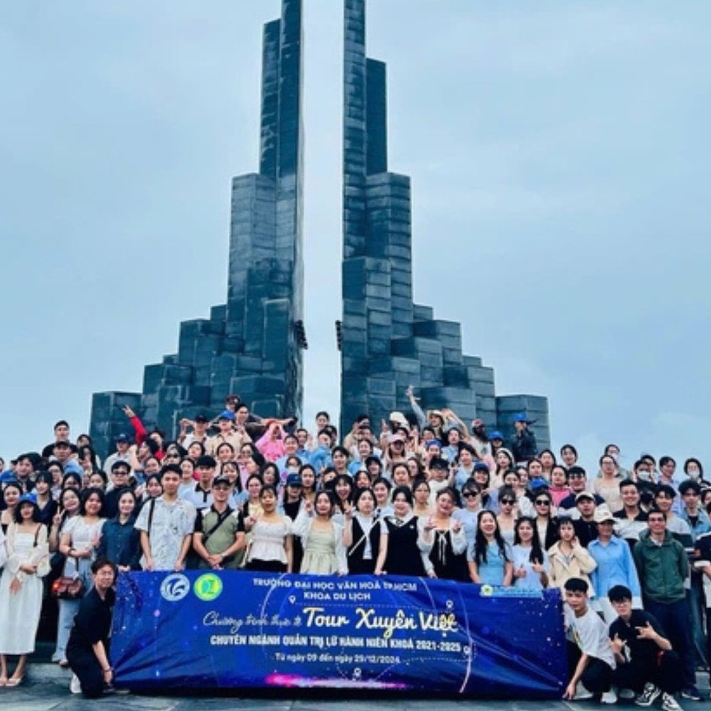 Tổ chức tour xuyên Việt 21 ngày cho sinh viên giữa mùa mưa lũ: An toàn là quan trọng nhất