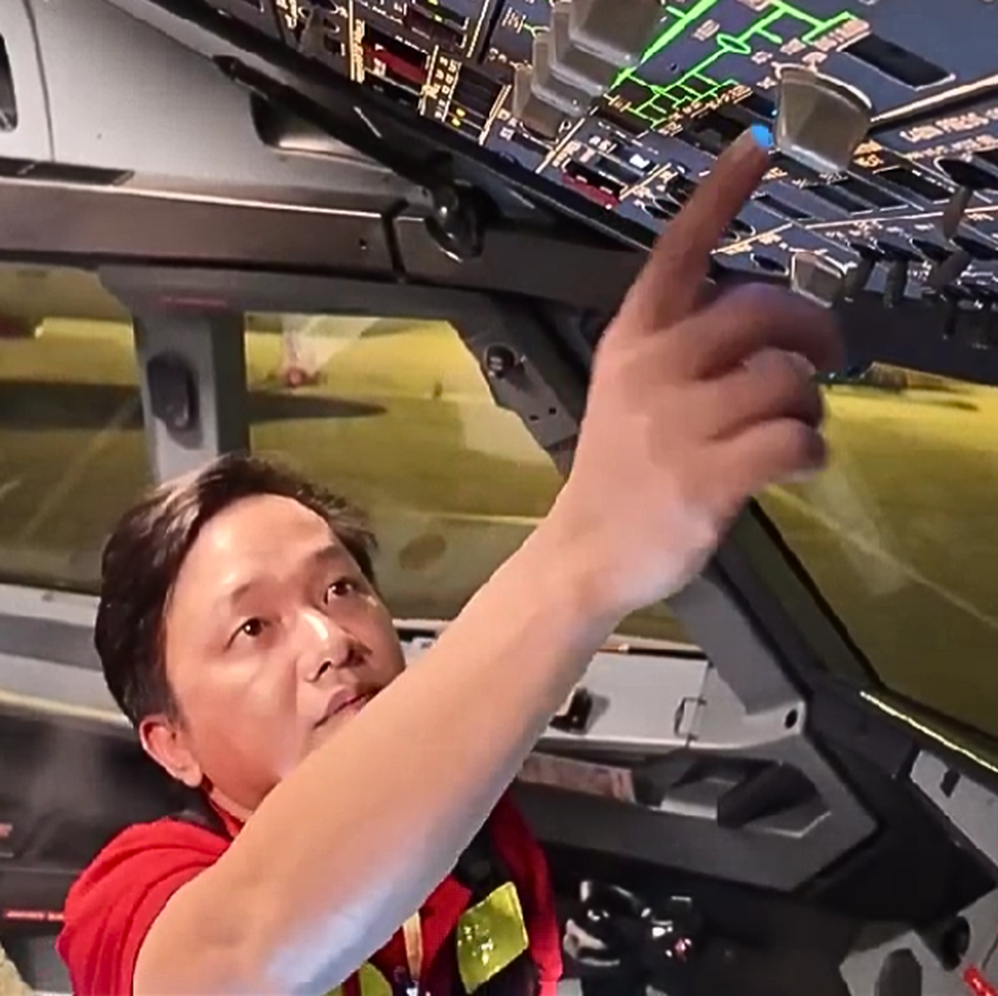 Cuộc họp giữa đêm và 32 giờ 'chạy đua' cập nhật phần mềm cho máy bay Airbus của kỹ sư Việt