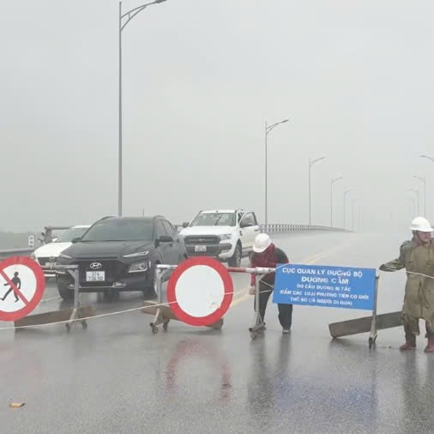 Cập nhật bão số 5 Kajiki tiến vào đất liền, quần thảo Hà Tĩnh đến đêm 25-8