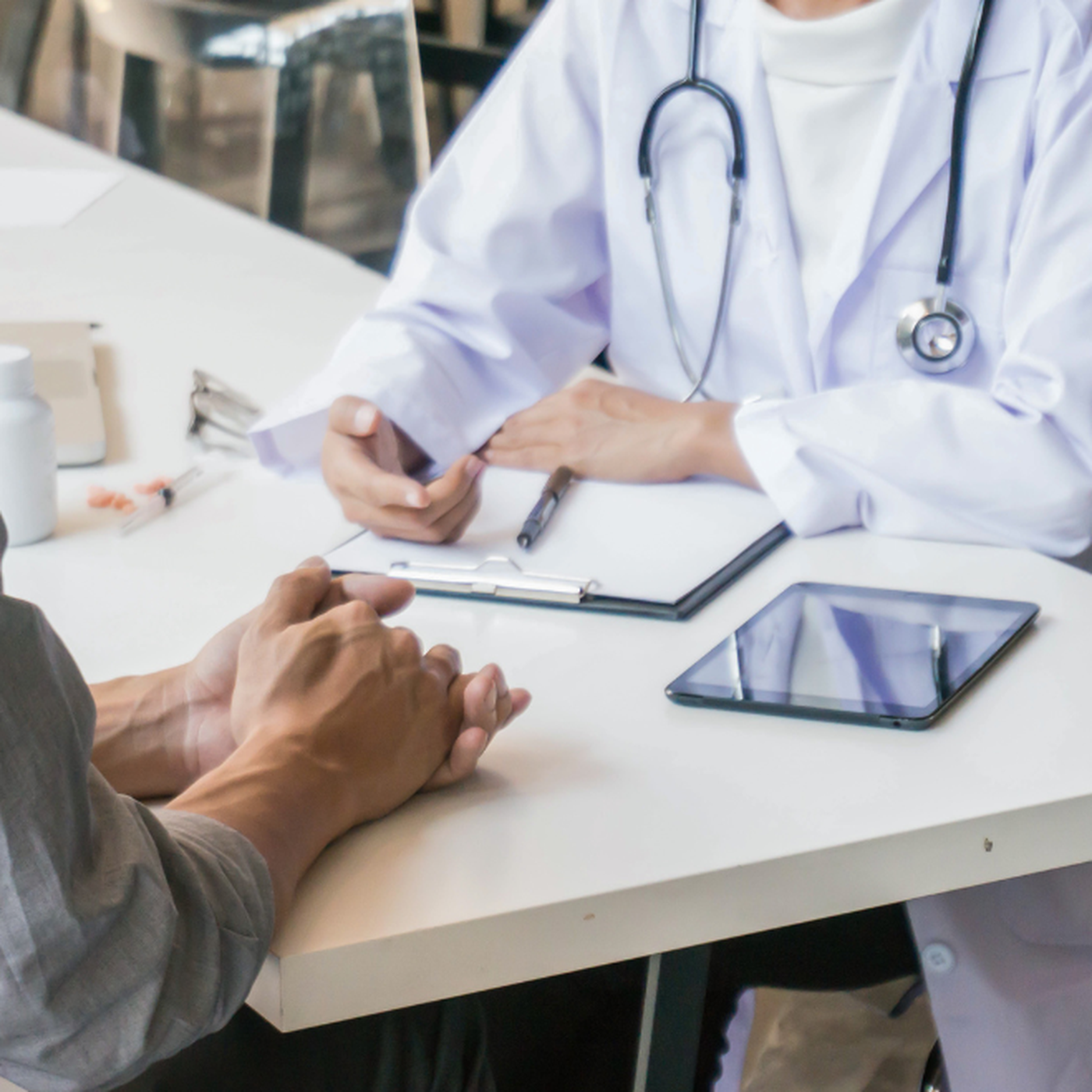 Nhiều nhân viên y tế ở Cà Mau bị nợ 4 tháng lương, có người phải 'hốt hụi non' để xoay sở