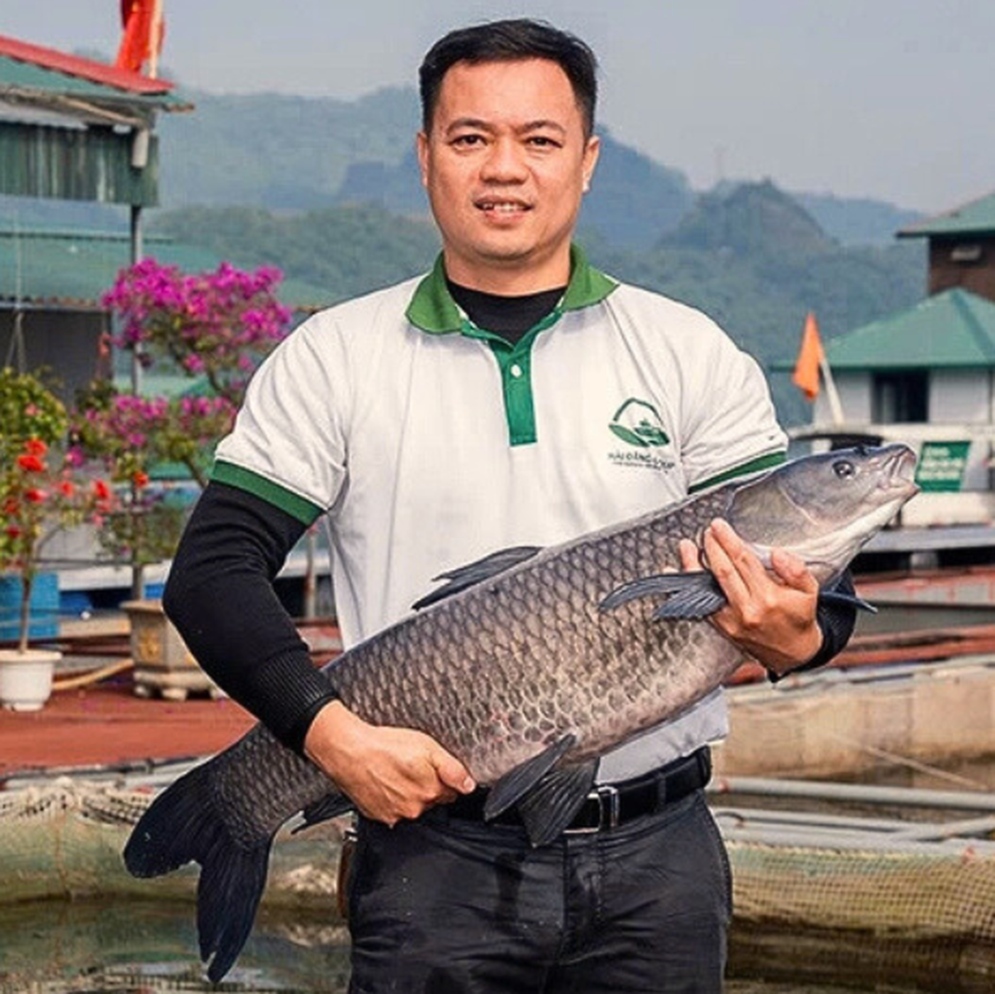 Săn đặc sản ăn chơi ngày Tết - Kỳ 3: Mua lợn cắp nách, cá sông Đà... cho ra Tết