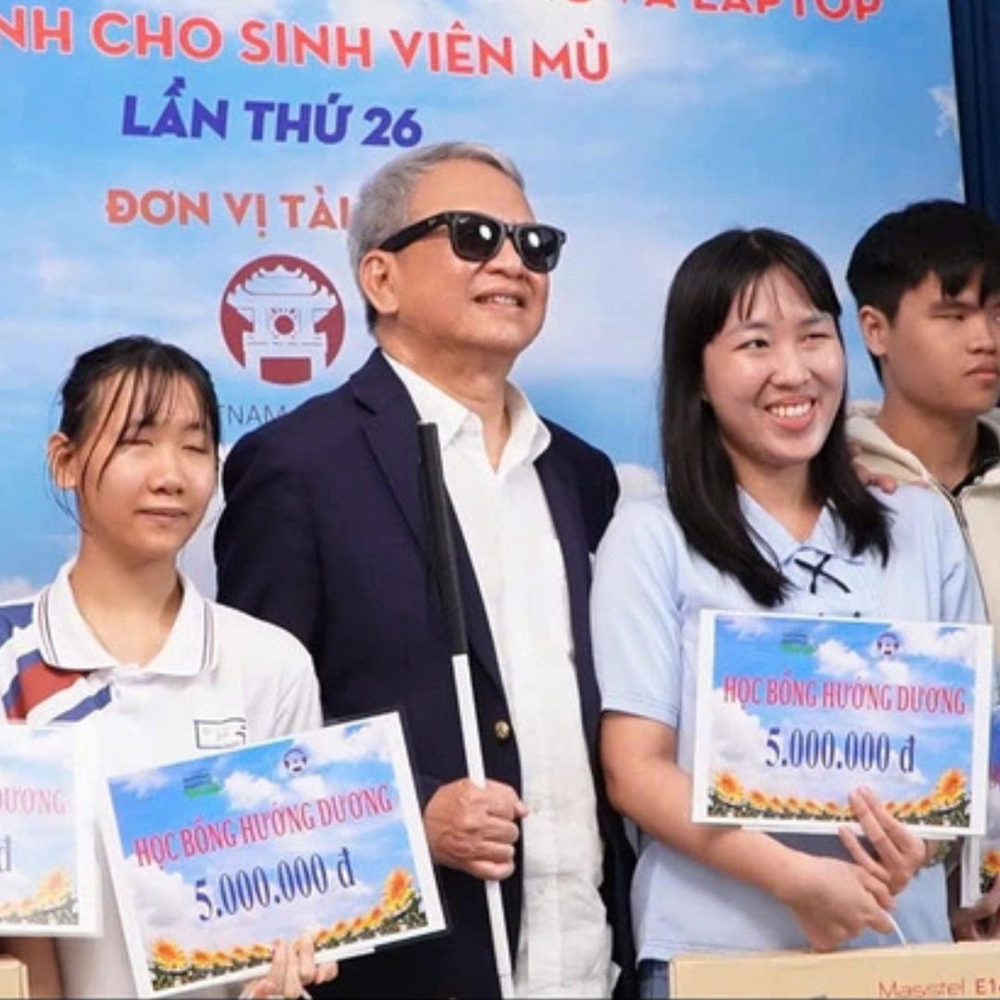 Trở về cùng dựng xây quê hương - Kỳ 2: Mở cửa đại học cho sinh viên khiếm thị