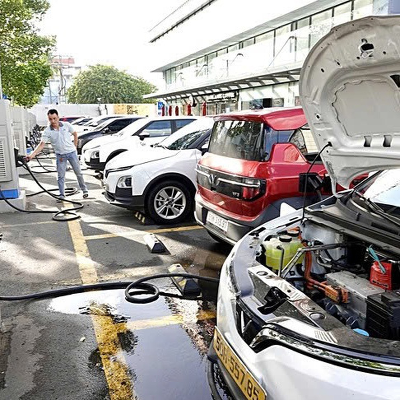 Lộ trình kiểm soát khí thải ô tô, xe máy ở TP.HCM