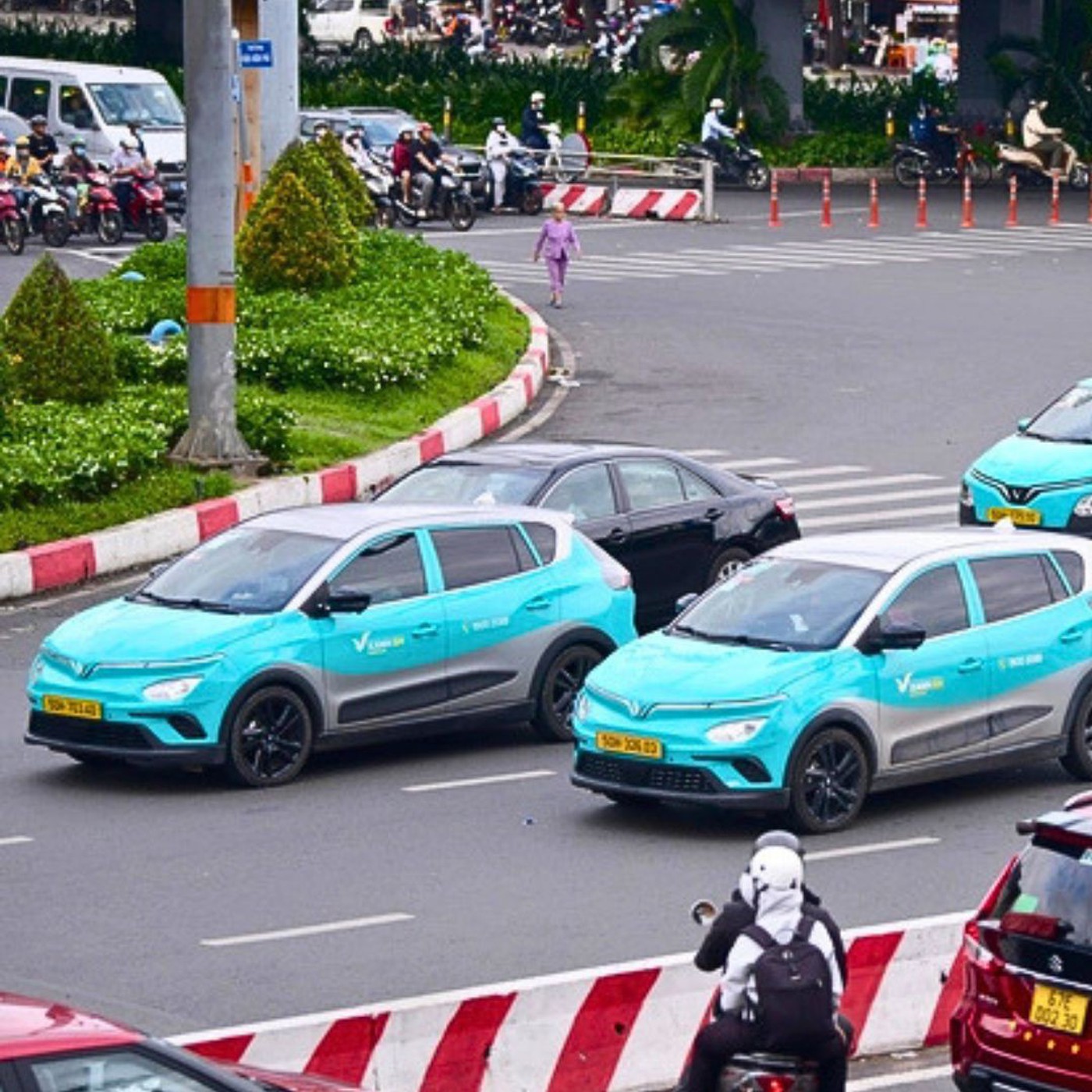 Hé lộ doanh thu 'khủng' vượt xa các đối thủ chính của hãng taxi Green SM