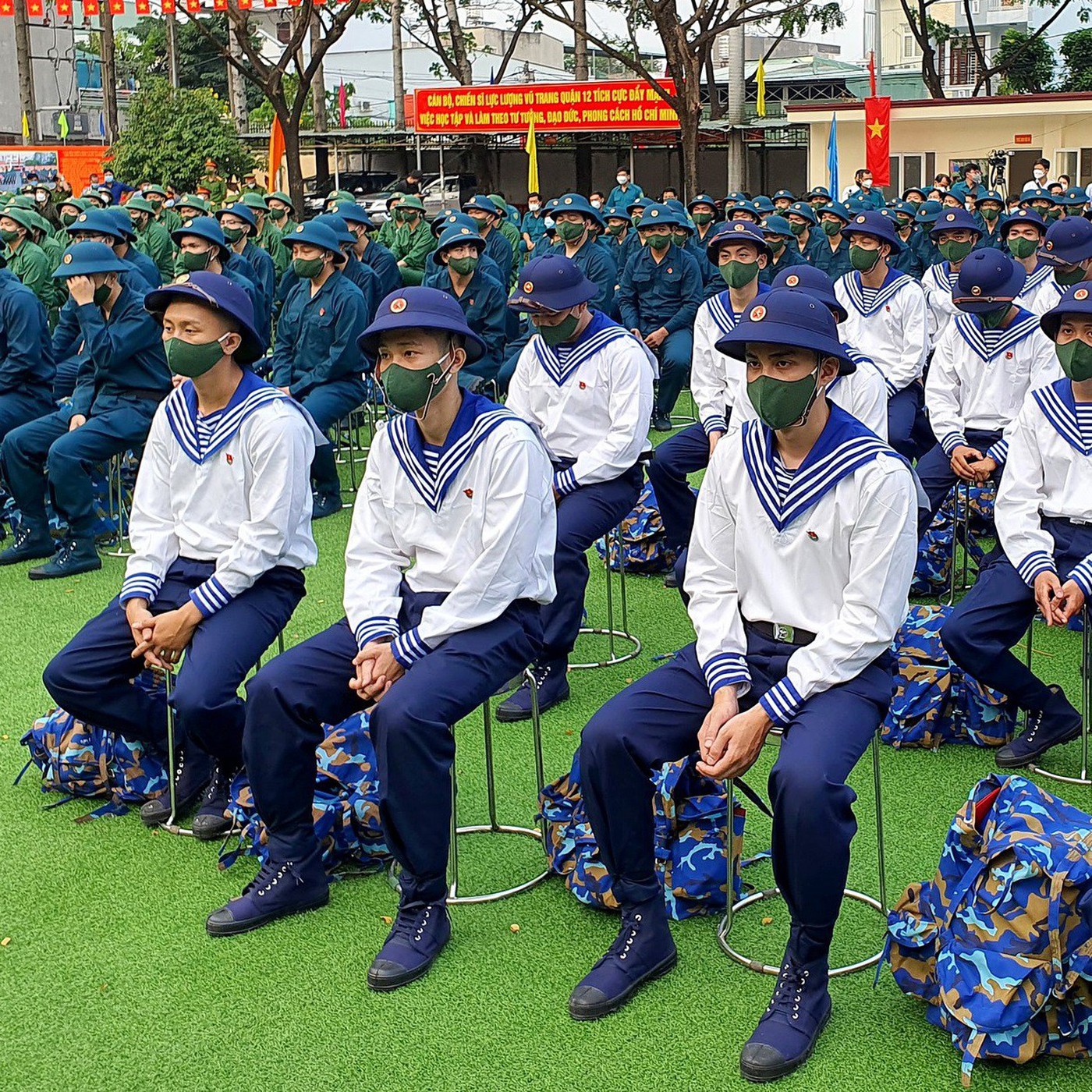 Cận thị trên 1,5 độ, viễn thị mọi mức độ được tạm hoãn nghĩa vụ quân sự 2027