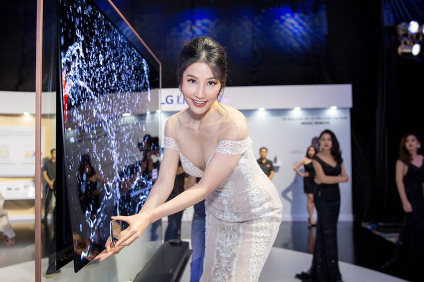 Điểm mặt loạt TV OLED 2017 của LG - Ảnh 5.