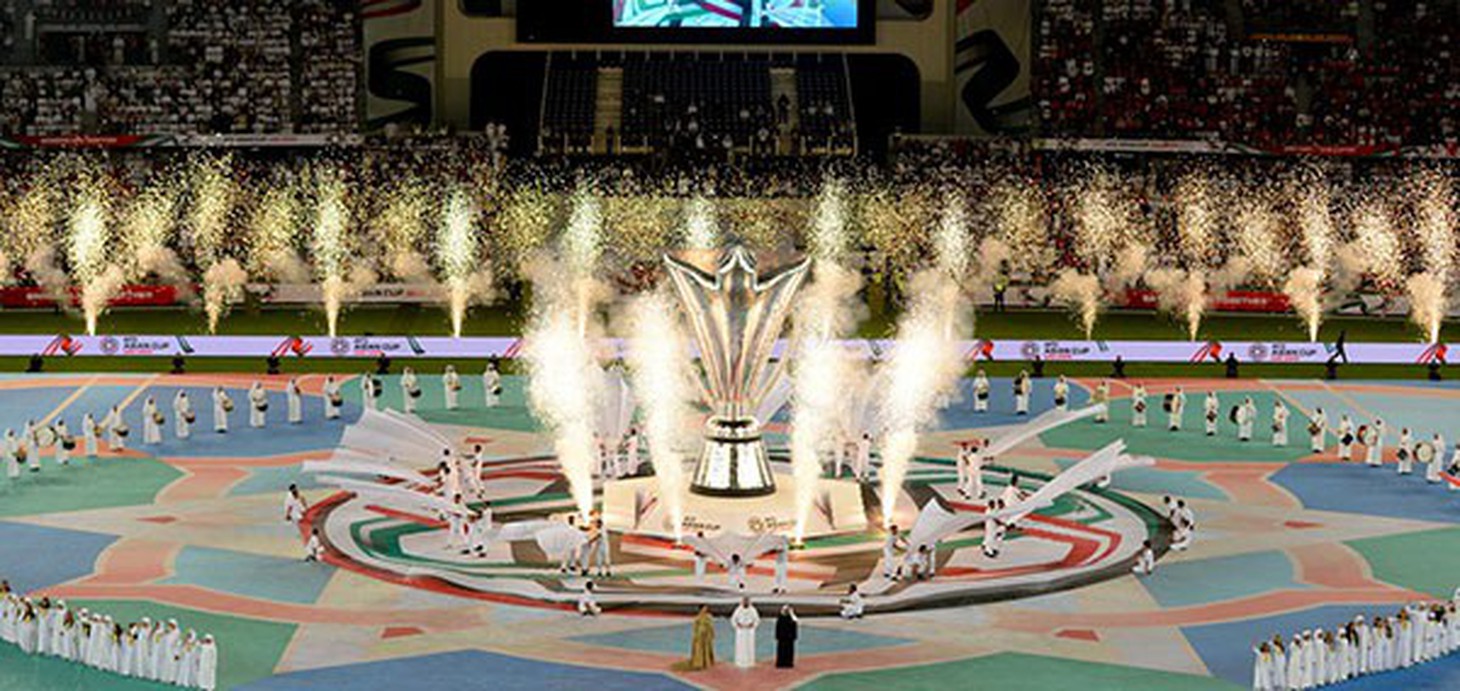 Lễ khai mạc Asian Cup 2019: Đơn giản nhưng hoành tráng - Ảnh 1.