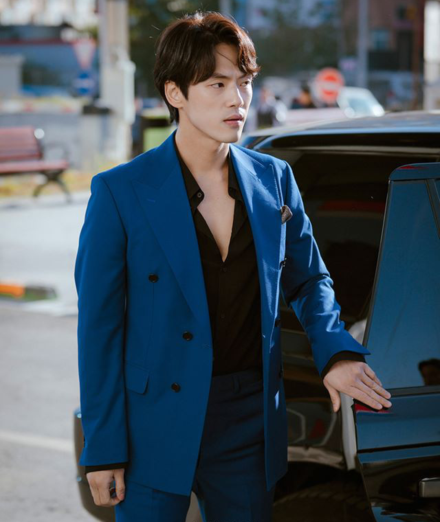 Crash Landing on You: Tình xuyên biên giới của Son Ye Jin và Hyun Bin - Ảnh 4.