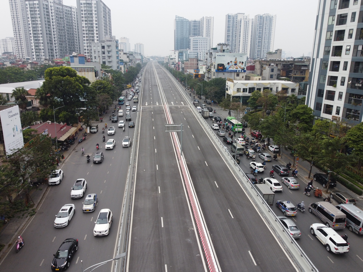 Ngắm đường vành đai 2 trước ngày thông xe - Ảnh 1.