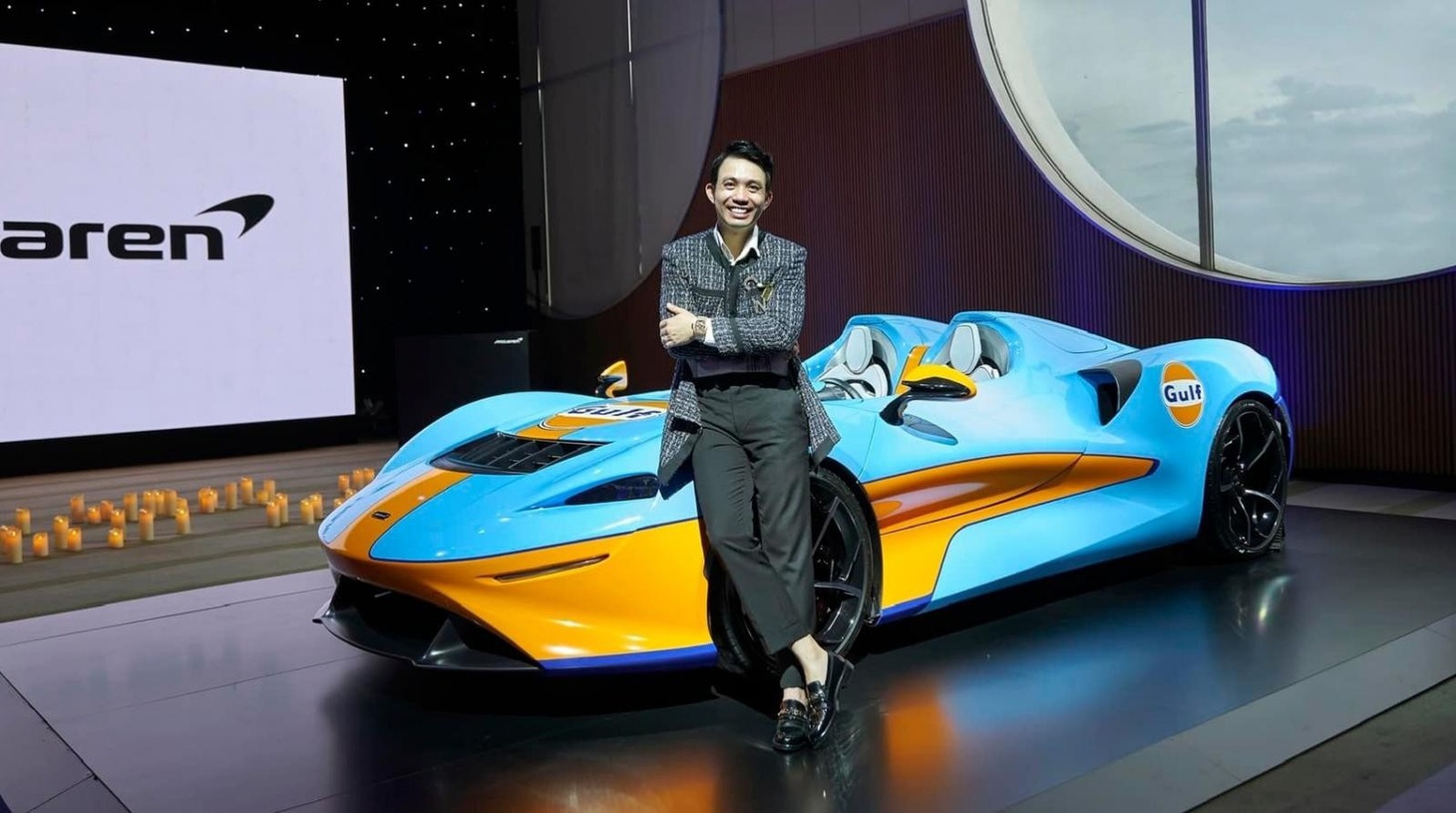 Hình ảnh doanh nhân Phạm Trần Nhật Minh bên cạnh McLaren Elva - Ảnh: Facebook