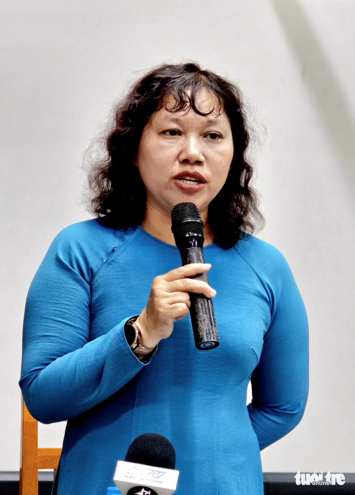 Bà Hồ Thị Ngọc Sương cho biết hoạt động trải nghiệm xem phim "Đất rừng phương Nam" là không bắt buộc đối với học sinh, cần có sự đồng thuận từ phụ huynh - Ảnh: MI LY
