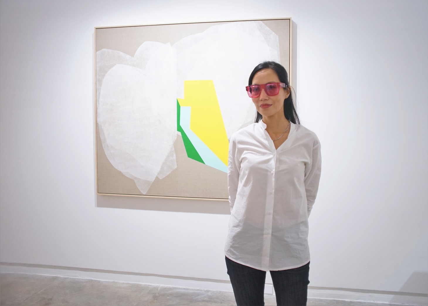 Trần Nữ Yên Khê tại triển lãm White Blank