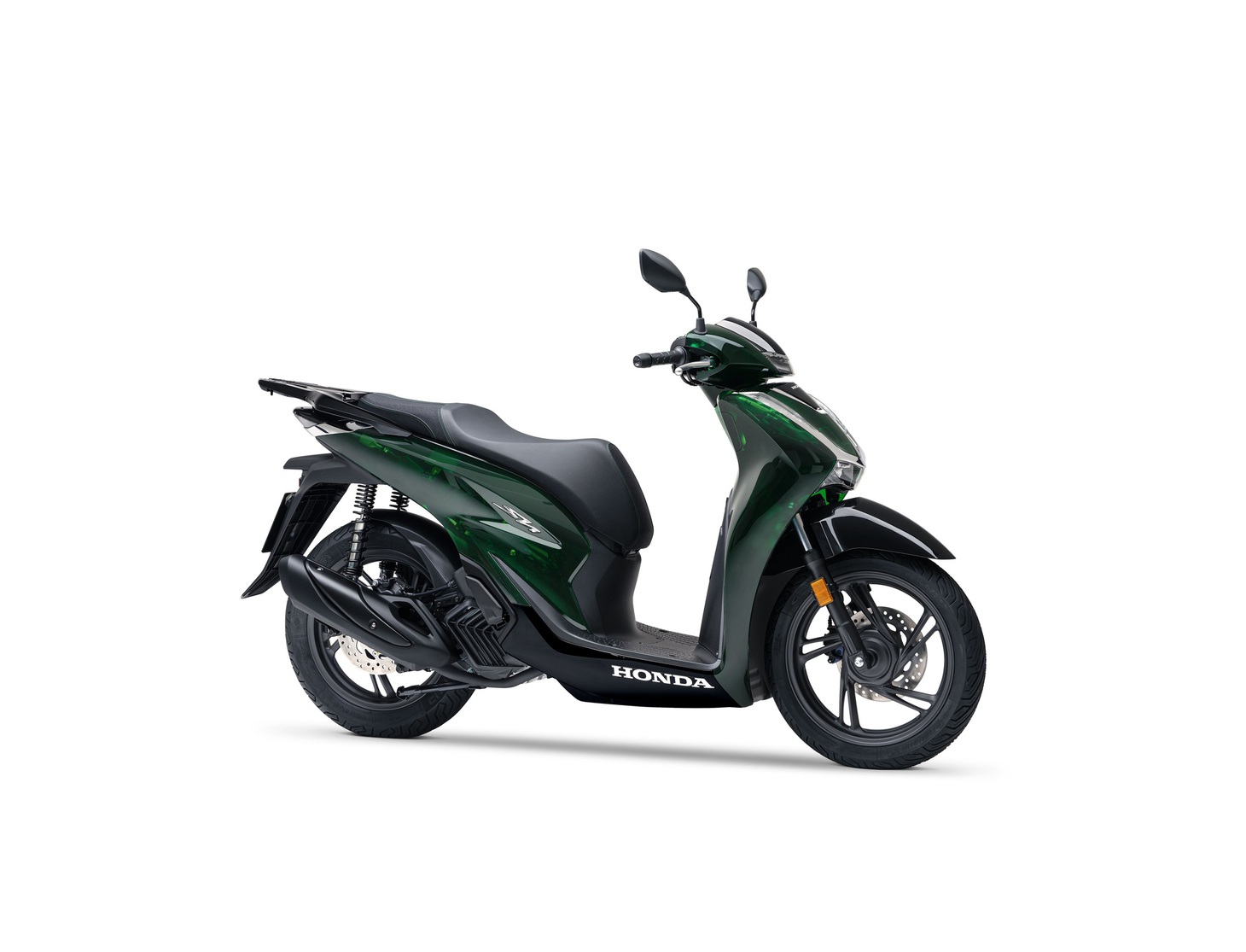 Những trang bị khác tương tự SH125i tiêu chuẩn. Động cơ eSP+ 125cc tiếp tục hiện diện, sản sinh công suất 13 mã lực. Xe được trang bị "Idling Stop" cho phép dừng xe khi chạy không tải, rất tiện lợi khi dừng đỗ chờ đèn đỏ. Xe cũng sử dụng hệ thống kiểm soát lực kéo tùy chỉnh (HSTC) của Honda giúp hạn chế trượt bánh, màn hình hiển thị thông tin LCD và đèn LED