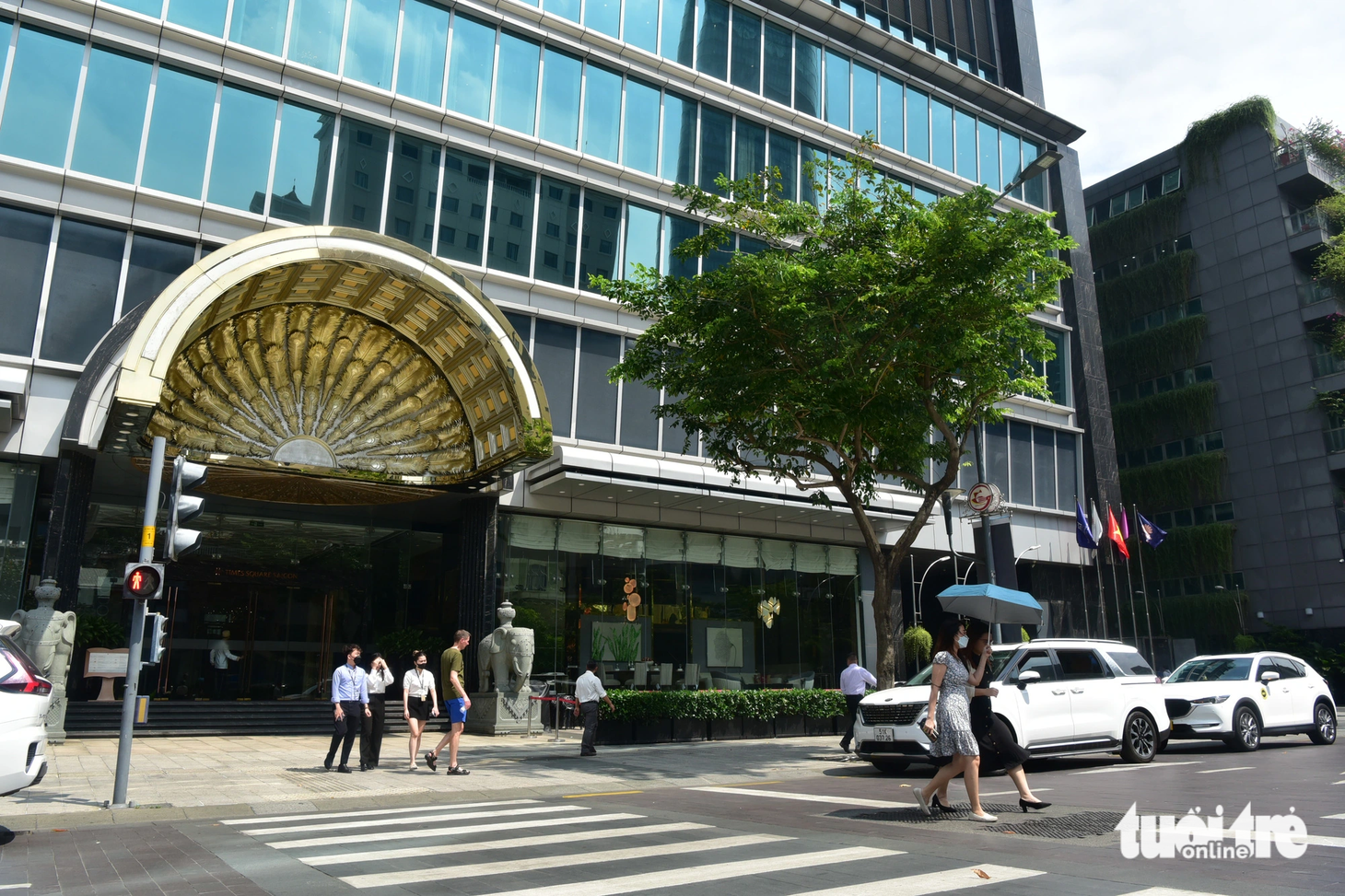 Tòa nhà Công ty CP đầu tư Times Square (26-36 Nguyễn Huệ, quận 1, TP.HCM) do tỉ phú Chu Lập Cơ làm chủ tịch hội đồng quản trị. Tòa nhà này được dùng để thế chấp cho các khoản vay tại SCB - Ảnh: T.T.D.
