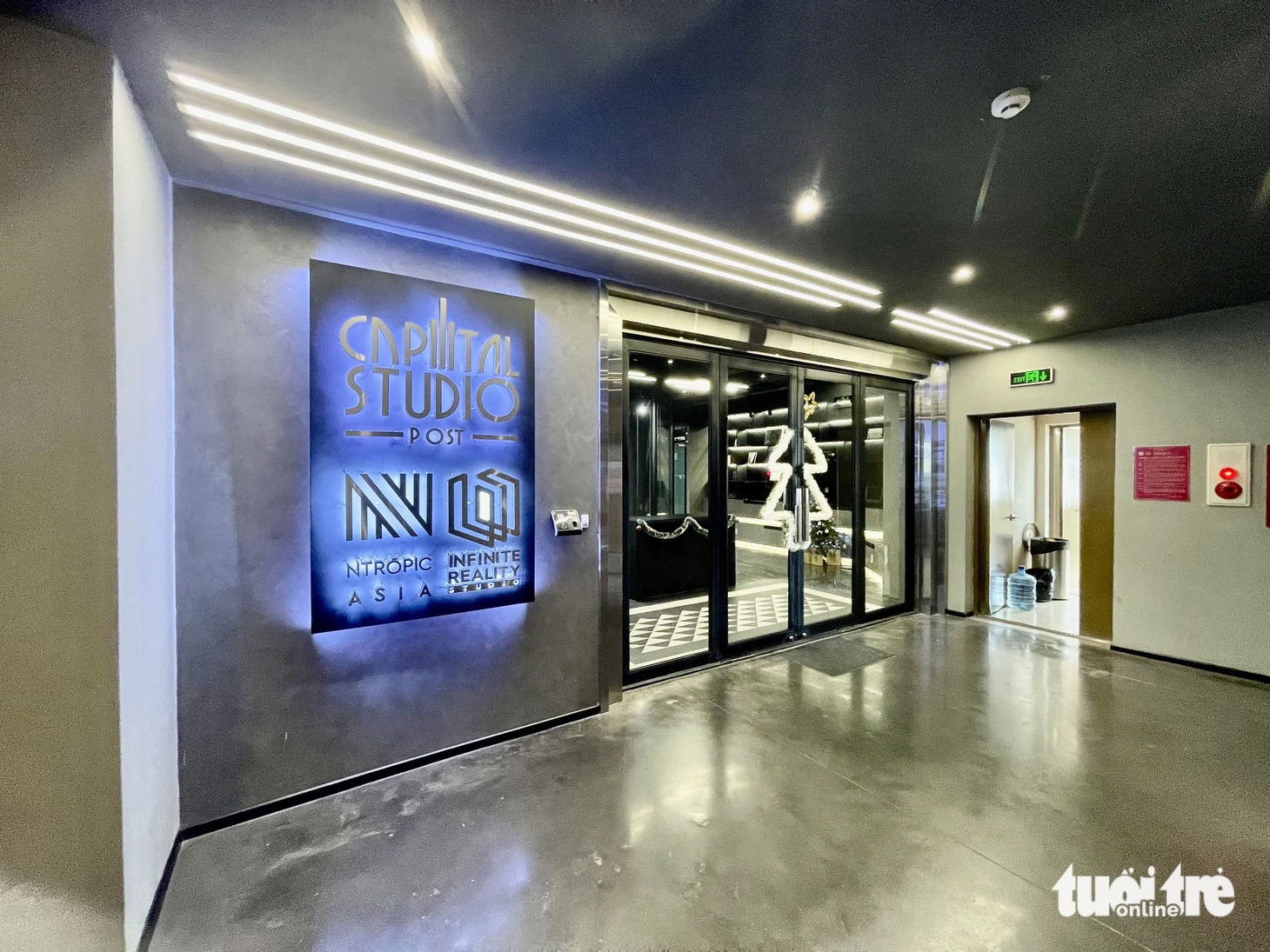 Đơn vị hậu kỳ, thiết kế đồ họa, âm thanh, tổ chức sự kiện Capital Studio đặt văn phòng tại tòa nhà hãng phim - Ảnh: THÁI THÁI