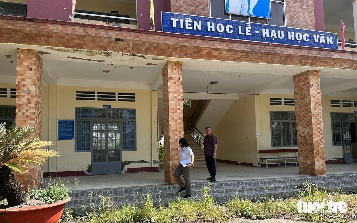 Công trình Trường THCS Dương Văn Thì đưa vào sử dụng năm 2008 nhưng chỉ 5 năm sau khi đưa vào sử dụng, trường bắt đầu xuống cấp - Ảnh: HÀ MI