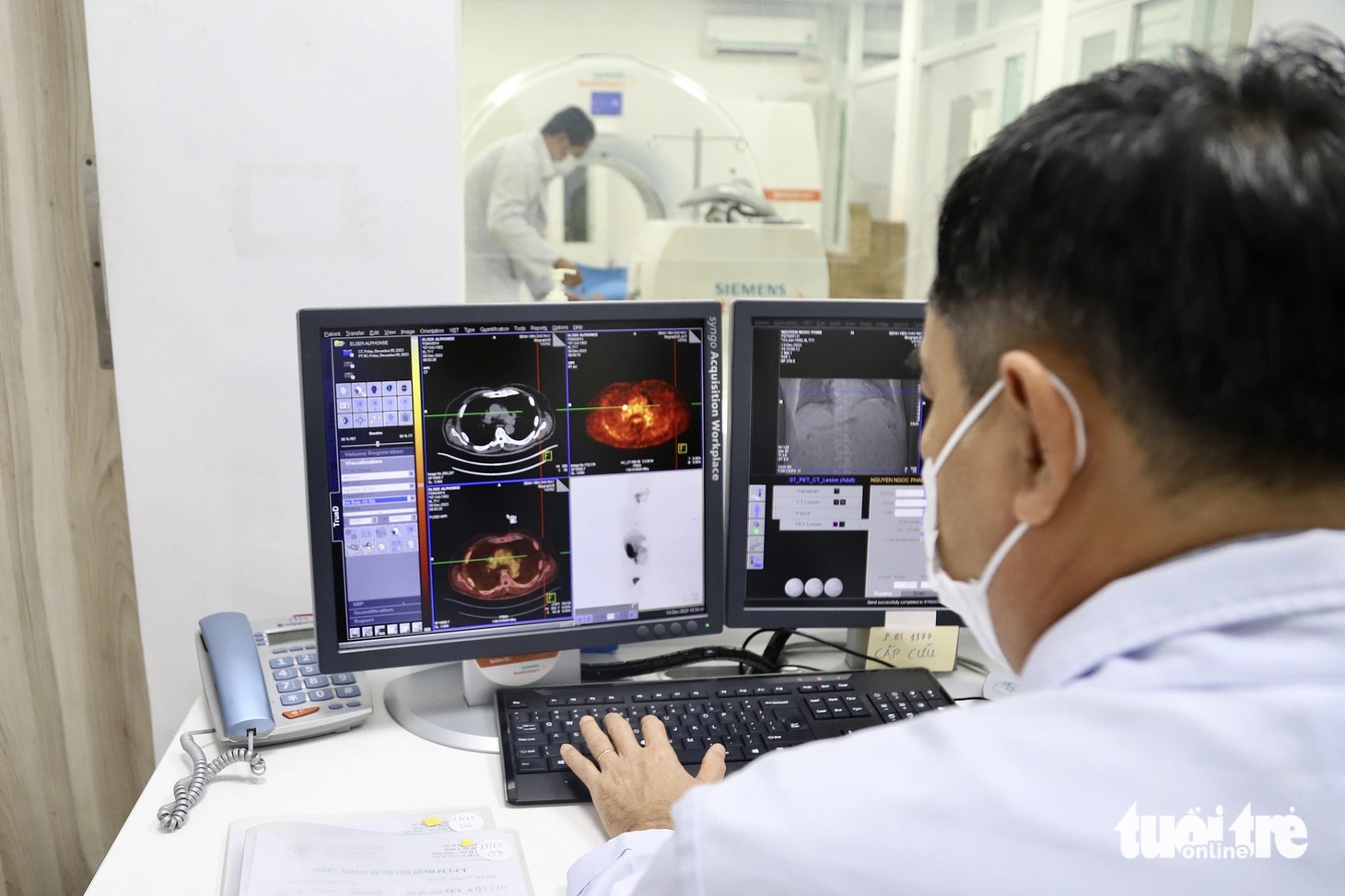 PET/CT có thể cung cấp hình ảnh rất chi tiết về các mô ung thư với độ chính xác cao - Ảnh: PHƯƠNG QUYÊN