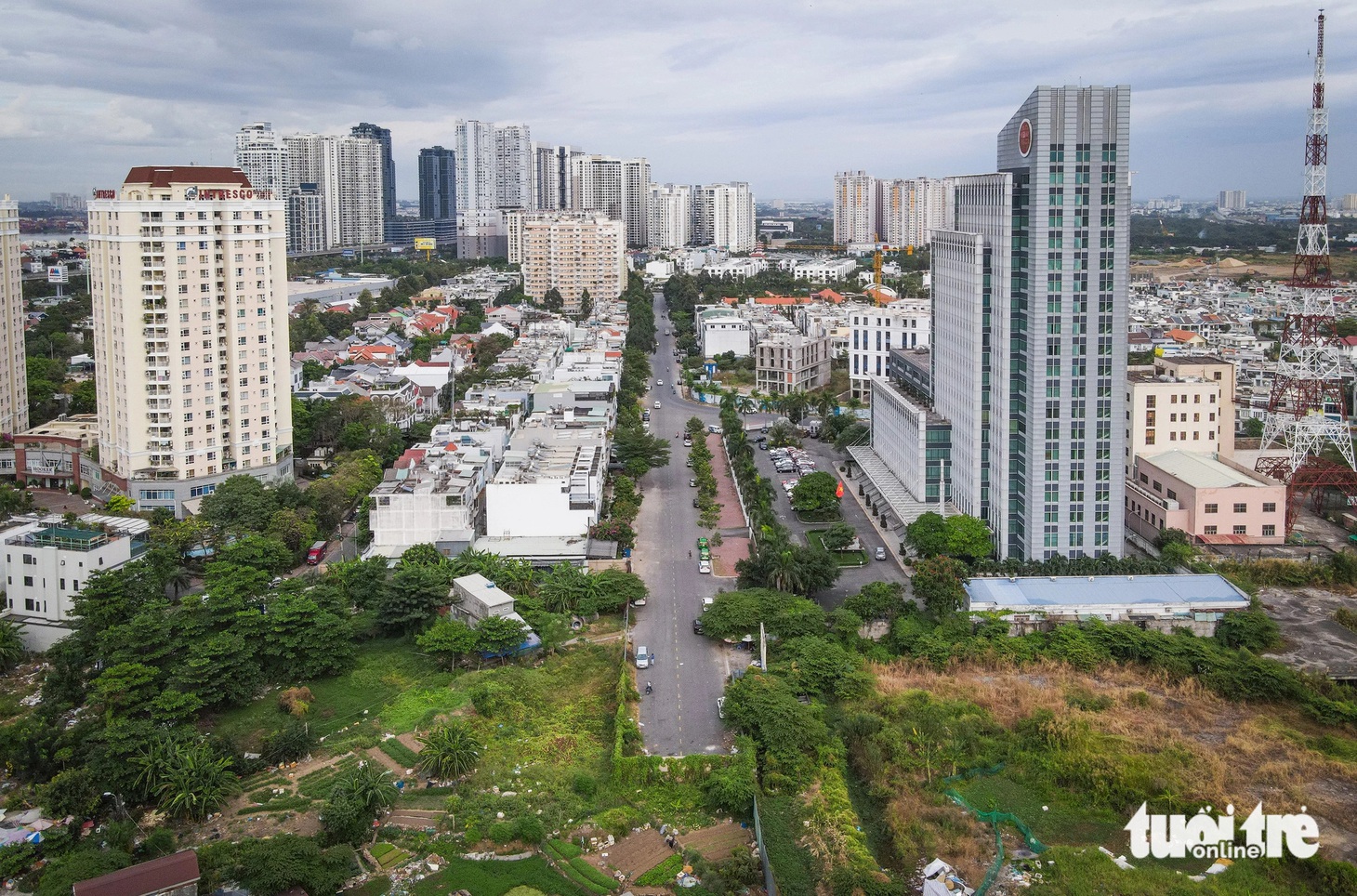 Đoạn đường Vũ Tông Phan hiện chỉ có một đoạn từ đường Nguyễn Hoàng chạy đến trước Cục Thuế TP.HCM thì bị ngăn lại&nbsp;