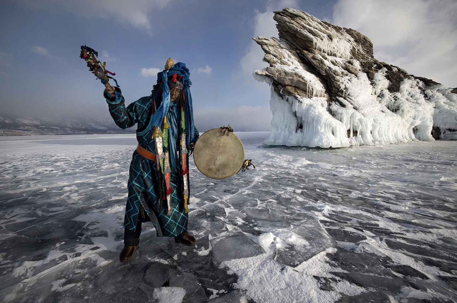 Tác phẩm "Shaman giáo ở Siberia" đoạt giải nhất ở hạng mục ảnh chụp du lịch - Ảnh: ATHANASIOS MALOUKOS