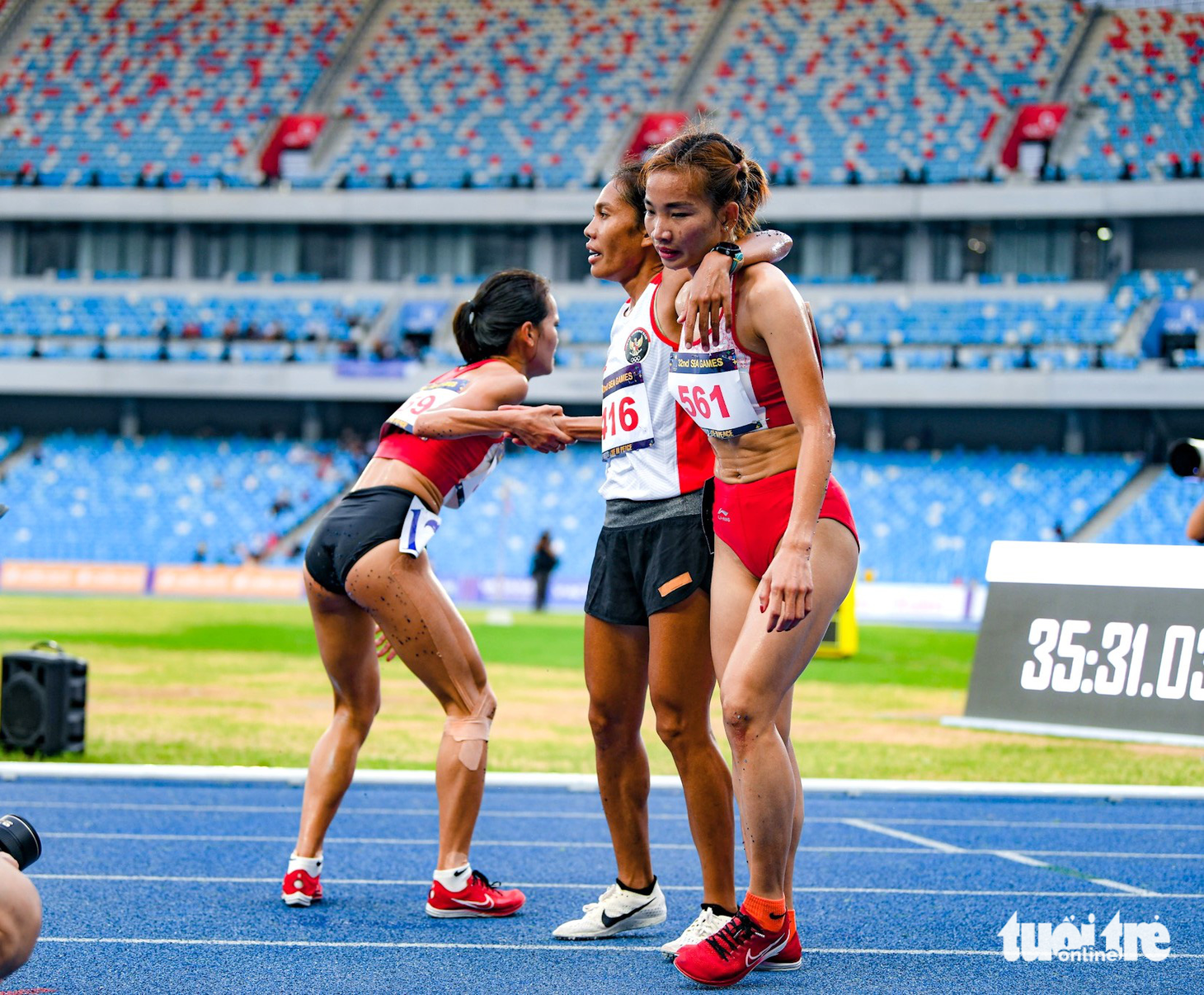 Nguyễn Thị Oanh giành huy chương vàng thứ 4 SEA Games 32 tặng sinh nhật thầy Sỹ - Ảnh 10.