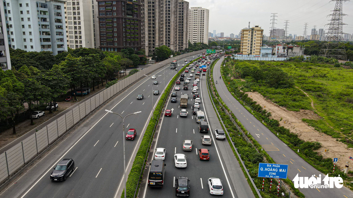 Trẻ em mệt nhoài cùng gia đình trở lại Hà Nội - Ảnh 5.