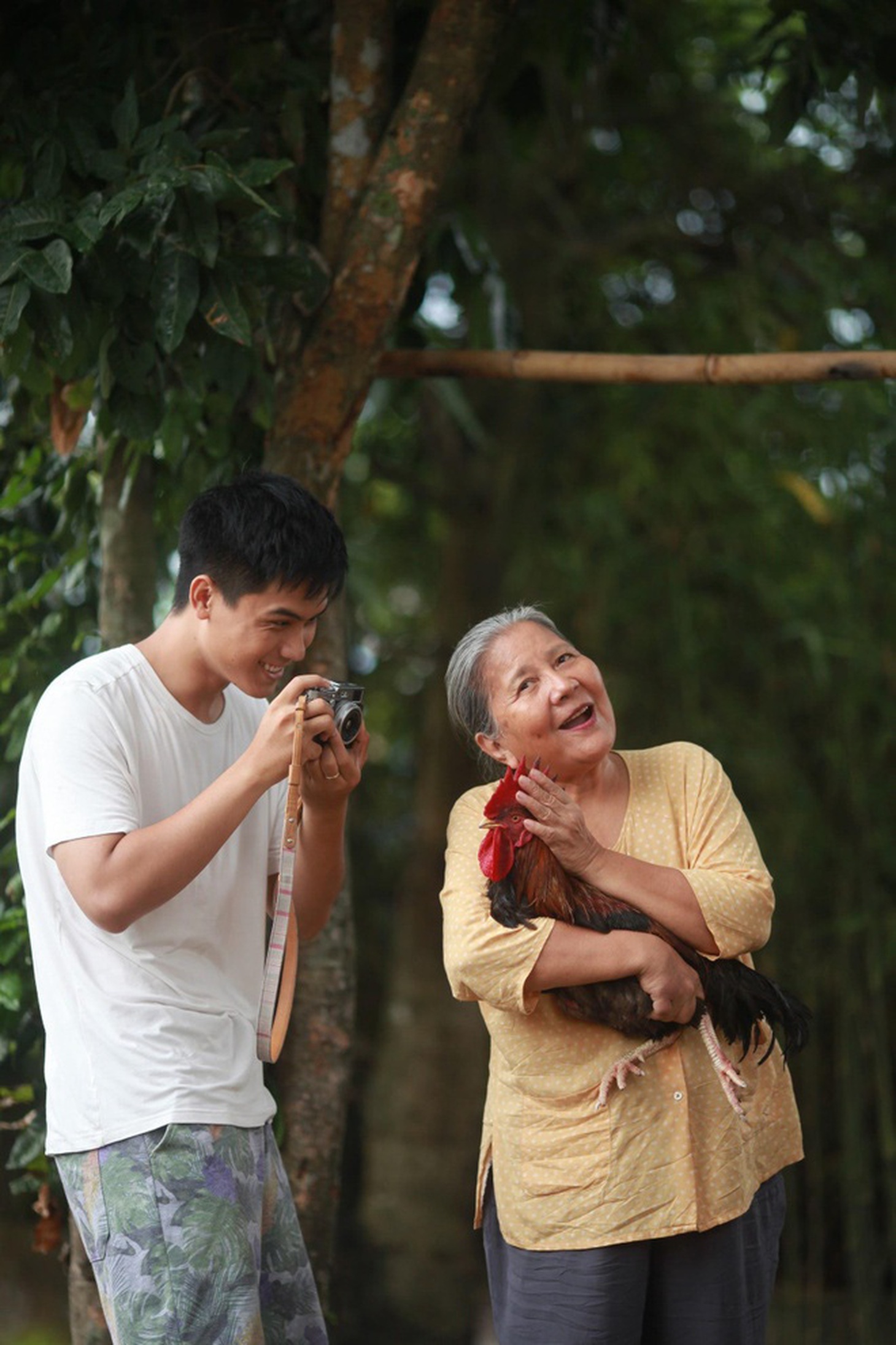 "Thưa mẹ con đi" của Trịnh Đình Lê Minh không phải phim hài, nhưng cũng có những tình tiết hài nhẹ nhàng, ý nghĩa - Ảnh: ĐPCC
