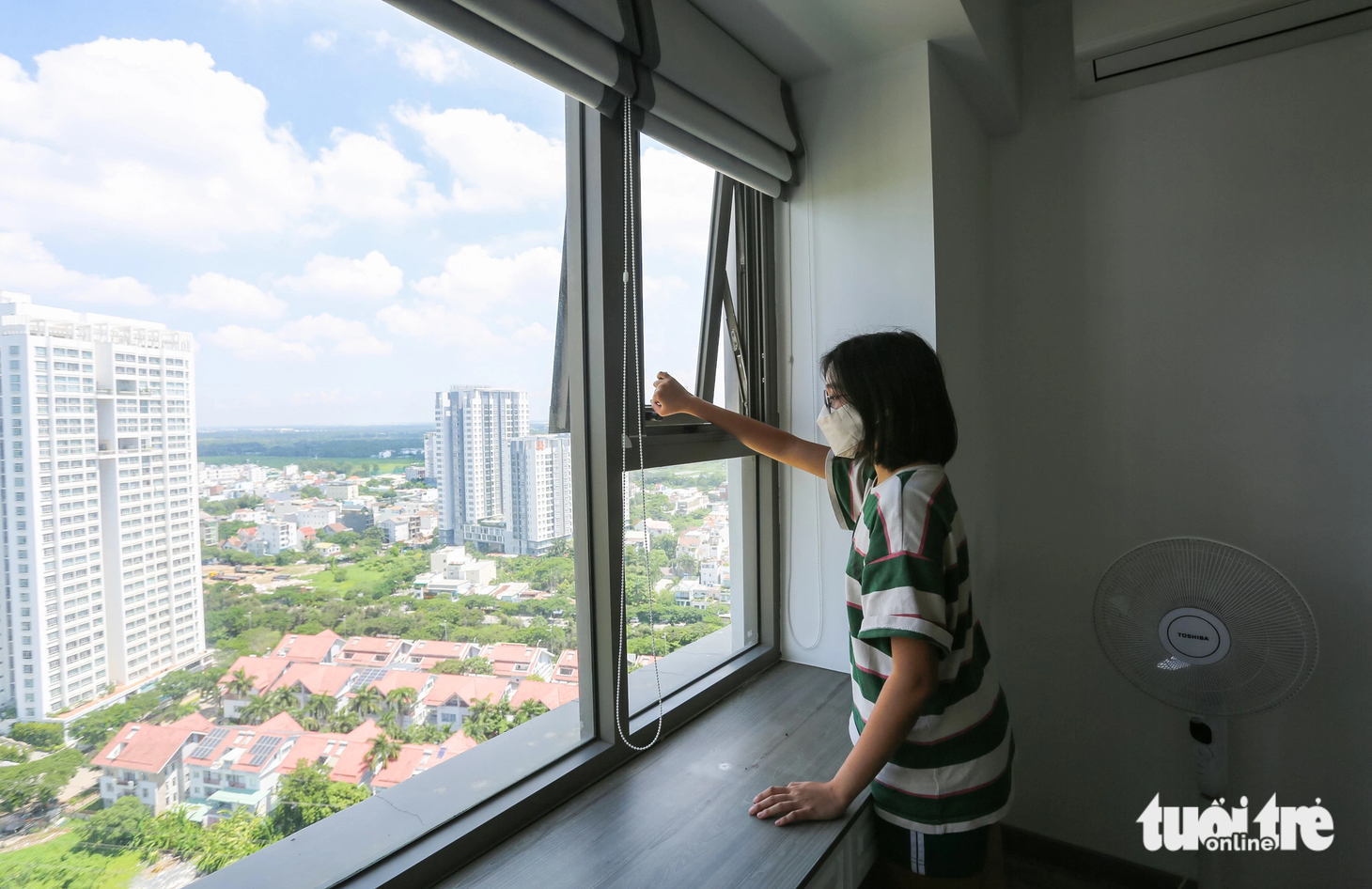 Trong khi đợi các cấp có thẩm quyền xử lý dứt điểm vấn đề trên, nhiều năm qua người dân ở phía Nam TP.HCM vẫn gánh chịu mùi hôi của bãi rác Đa Phước. Hiện nay, mùi hôi còn lan rộng qua nhiều quận huyện lân cận khu vực.
