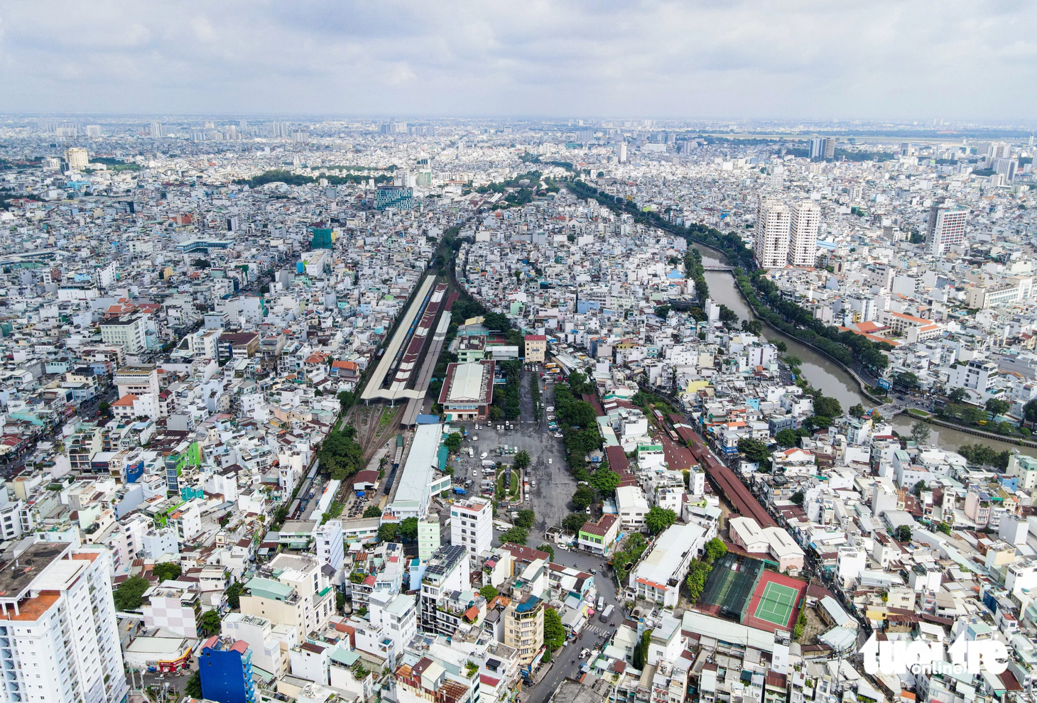 Ga Sài Gòn đang được phía tư vấn đề xuất trở thành đầu mối trung chuyển hành khách của nhiều loại hình: buýt, taxi, đường sắt liên vùng, nội đô... Bên cạnh ga còn có một trung tâm thương mại. Theo tư vấn, việc ga trung tâm Sài Gòn đặt trong đô thị đông đúc là một lợi thế rất lớn, hành khách khu vực trung tâm có thể tiếp cận đường sắt xuyên tâm một cách thuận tiện.