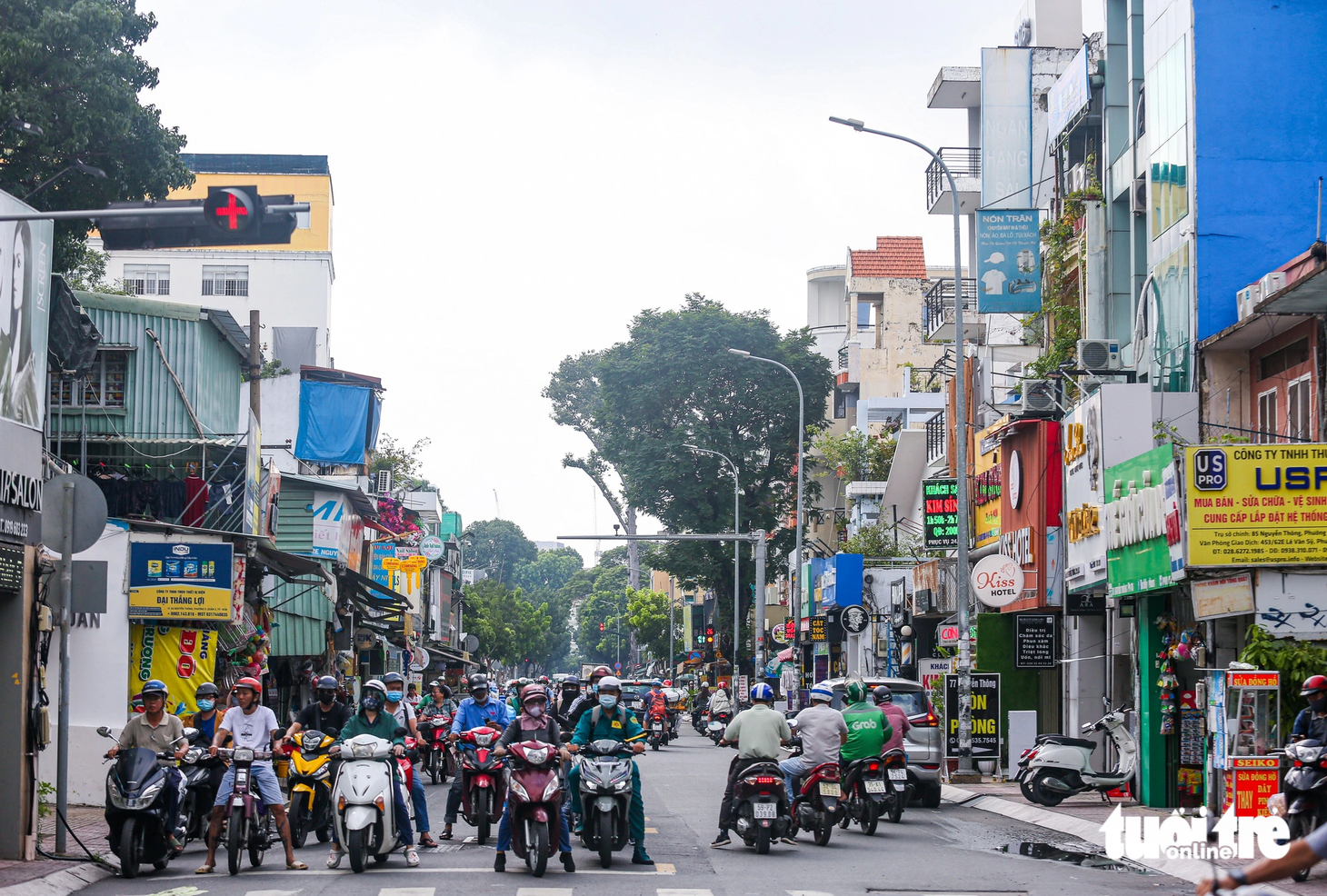 Từ ga Sài Gòn, tuyến đường sắt xuyên tâm sẽ đi ra đường Nguyễn Thông. Với phương án này, tư vấn cho hay đoạn Sài Gòn - Tân Kiên cần xem xét mở rộng đường Nguyễn Thông hiện trạng 10-12m lên 25-30m nên cần giải phóng mặt bằng.