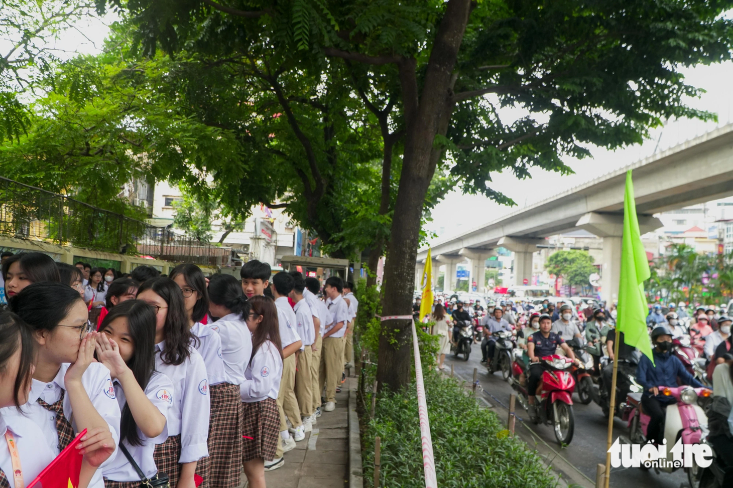 Ngày đầu đi làm trở lại trùng với dịp lễ khai giảng năm học mới