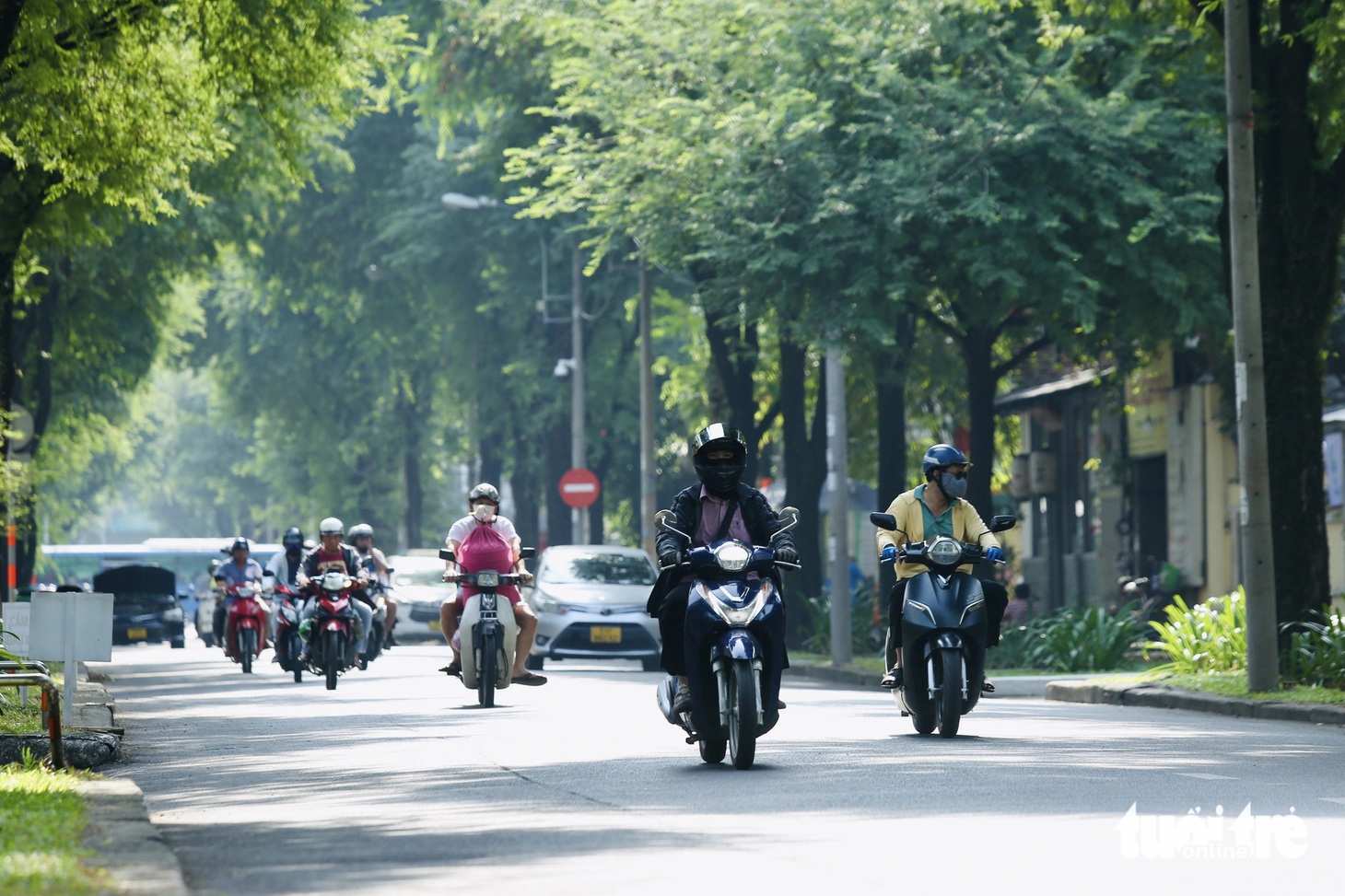 Đường Phùng Khắc Khoan (Q.1) với hàng me xanh mát, xe cộ vừa phải sáng 1-1 - Ảnh: PHƯƠNG QUYÊN