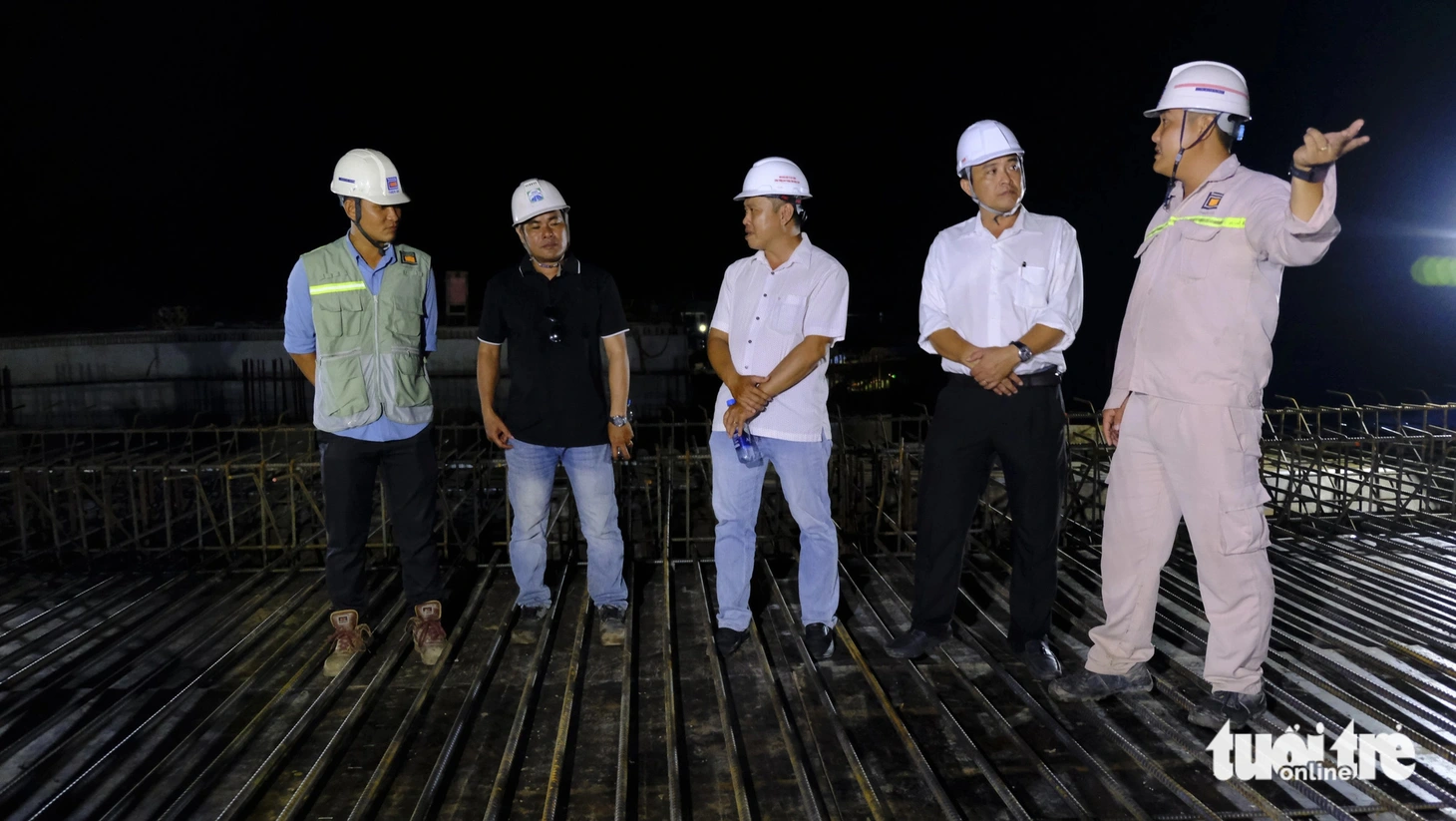 Cận cảnh công trường cao tốc Cao Lãnh - An Hữu 'vượt nắng thắng mưa' - Ảnh 10.