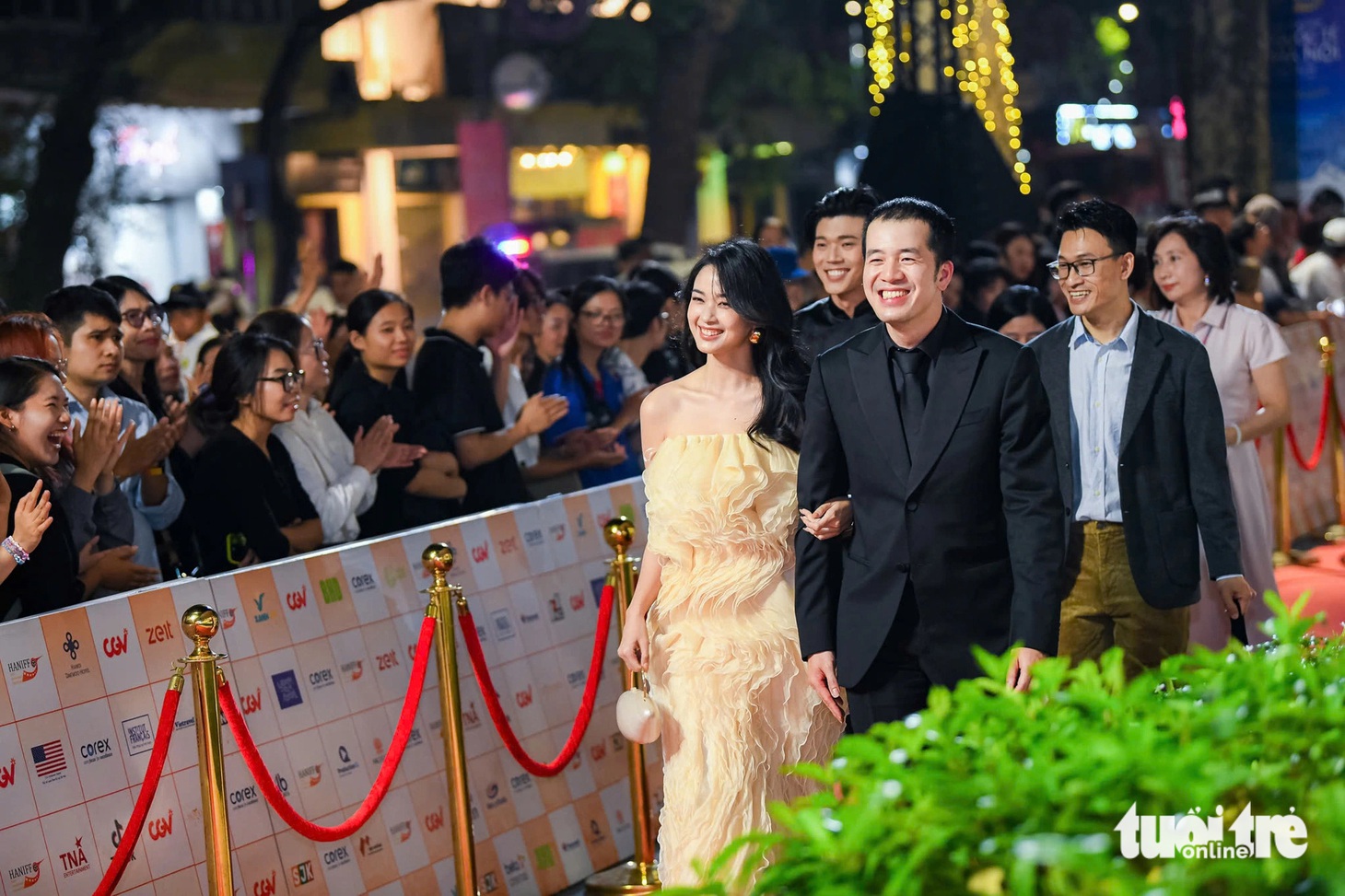 Ba anh trai vượt ngàn chông gai Soobin Hoàng Sơn, Cường Seven, Trọng Hiếu đi lạc vào thảm đỏ HANIFF - Ảnh 1.