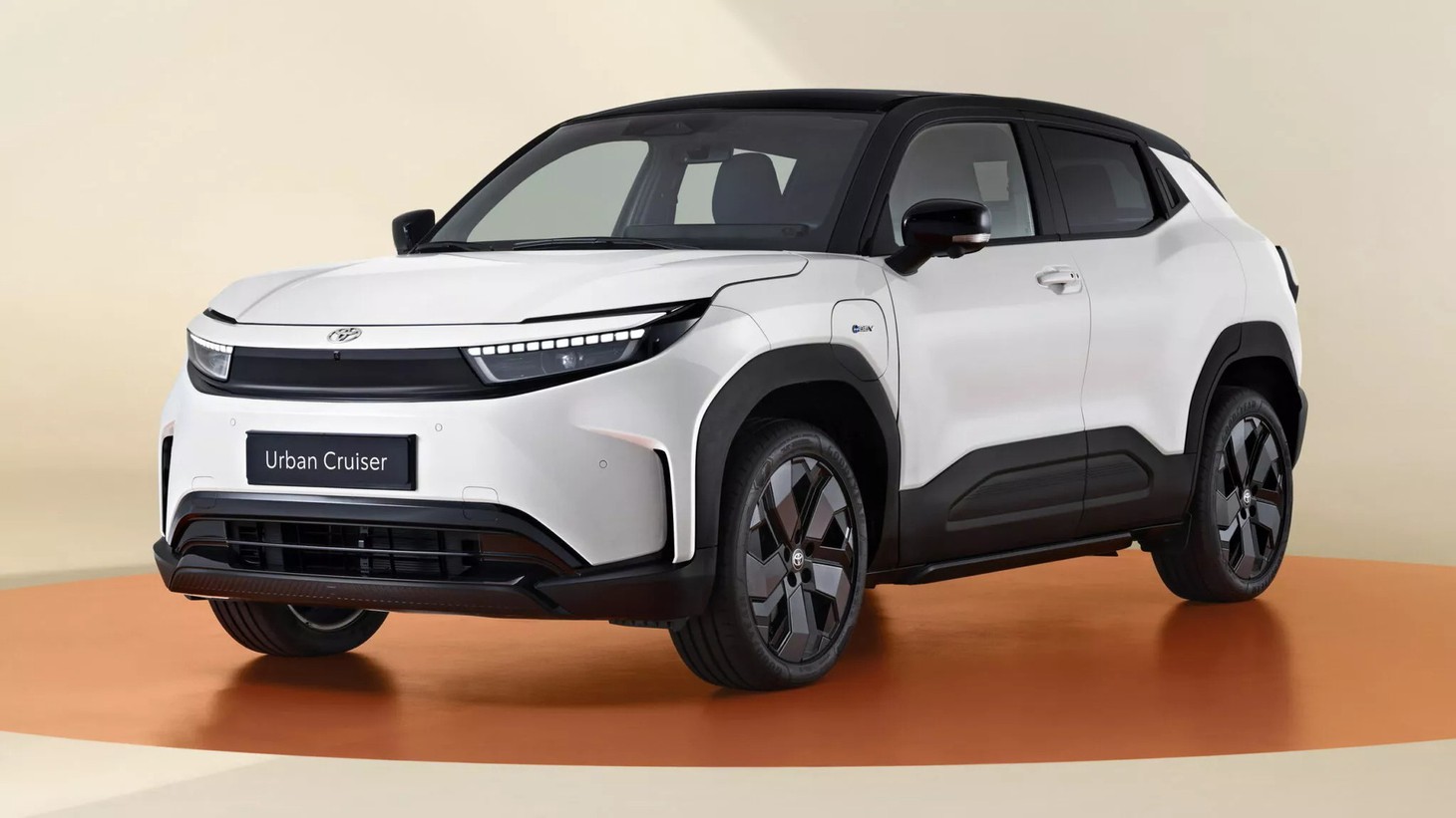 Suzuki e-Vitara xuất hiện tại châu Âu với tên gọi... Toyota Urban Cruiser - Ảnh 1.
